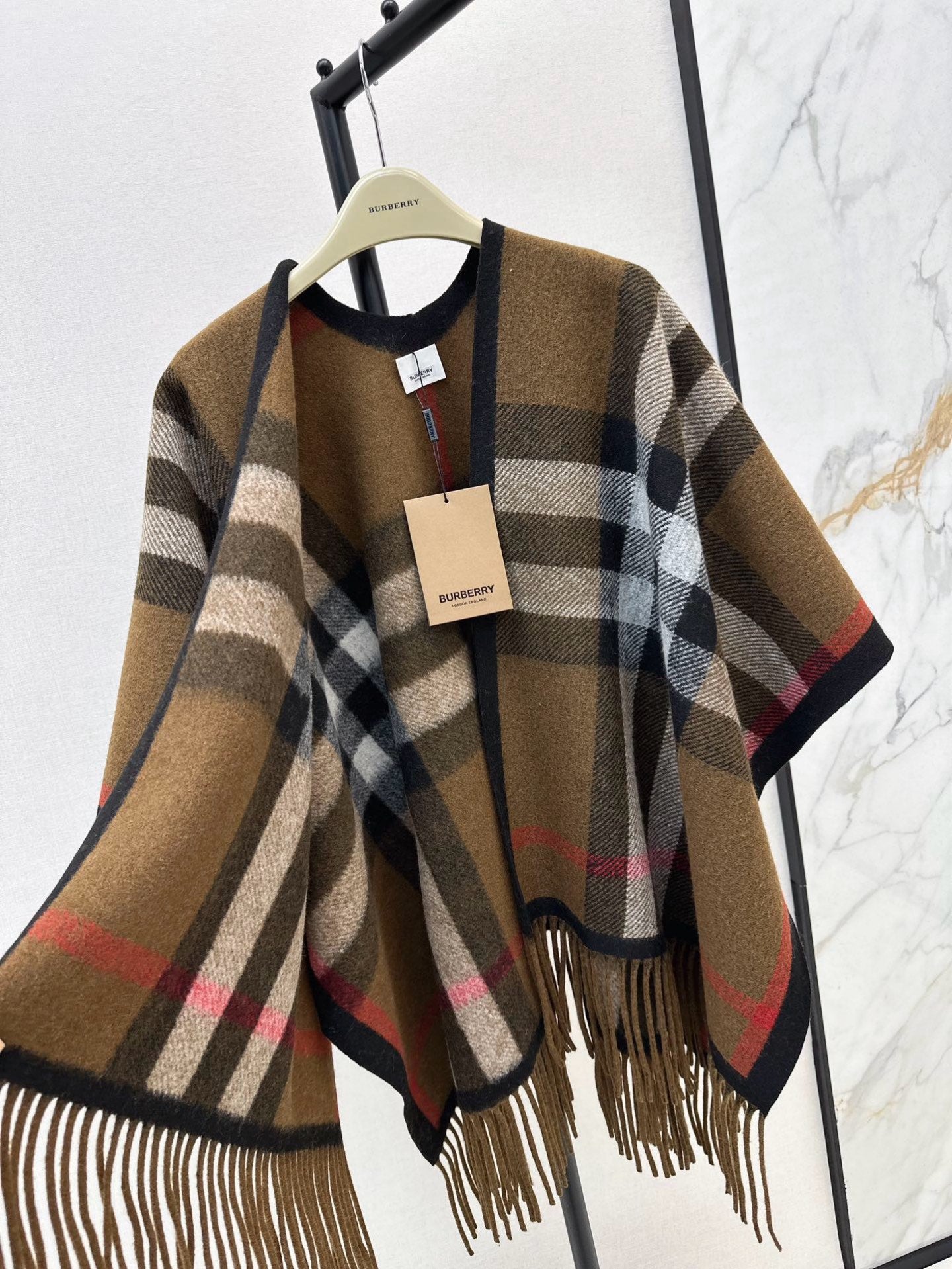 Bur 25fw New classic plaid pattern wool shawl scarf