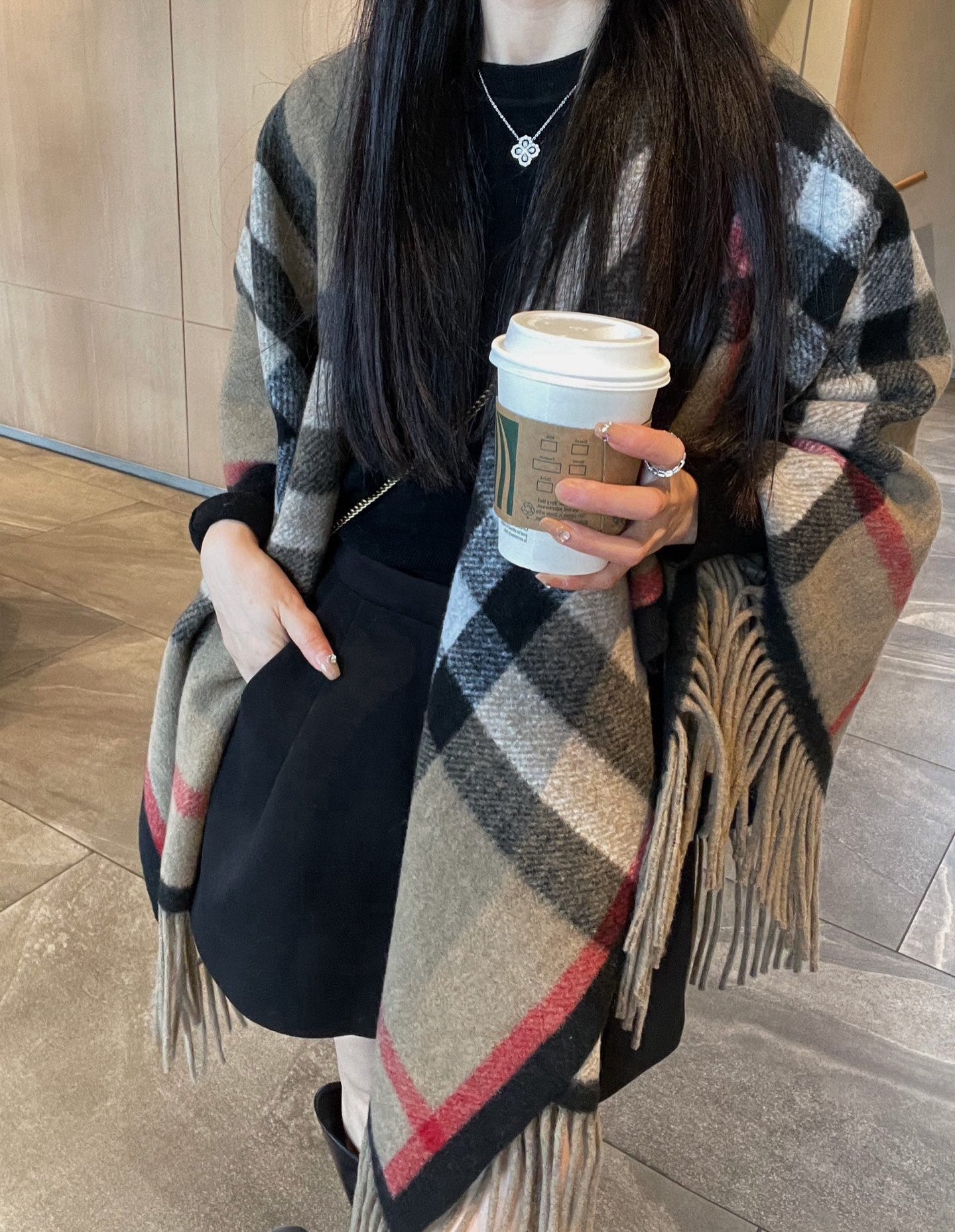 Bur 25fw New classic plaid pattern wool shawl scarf