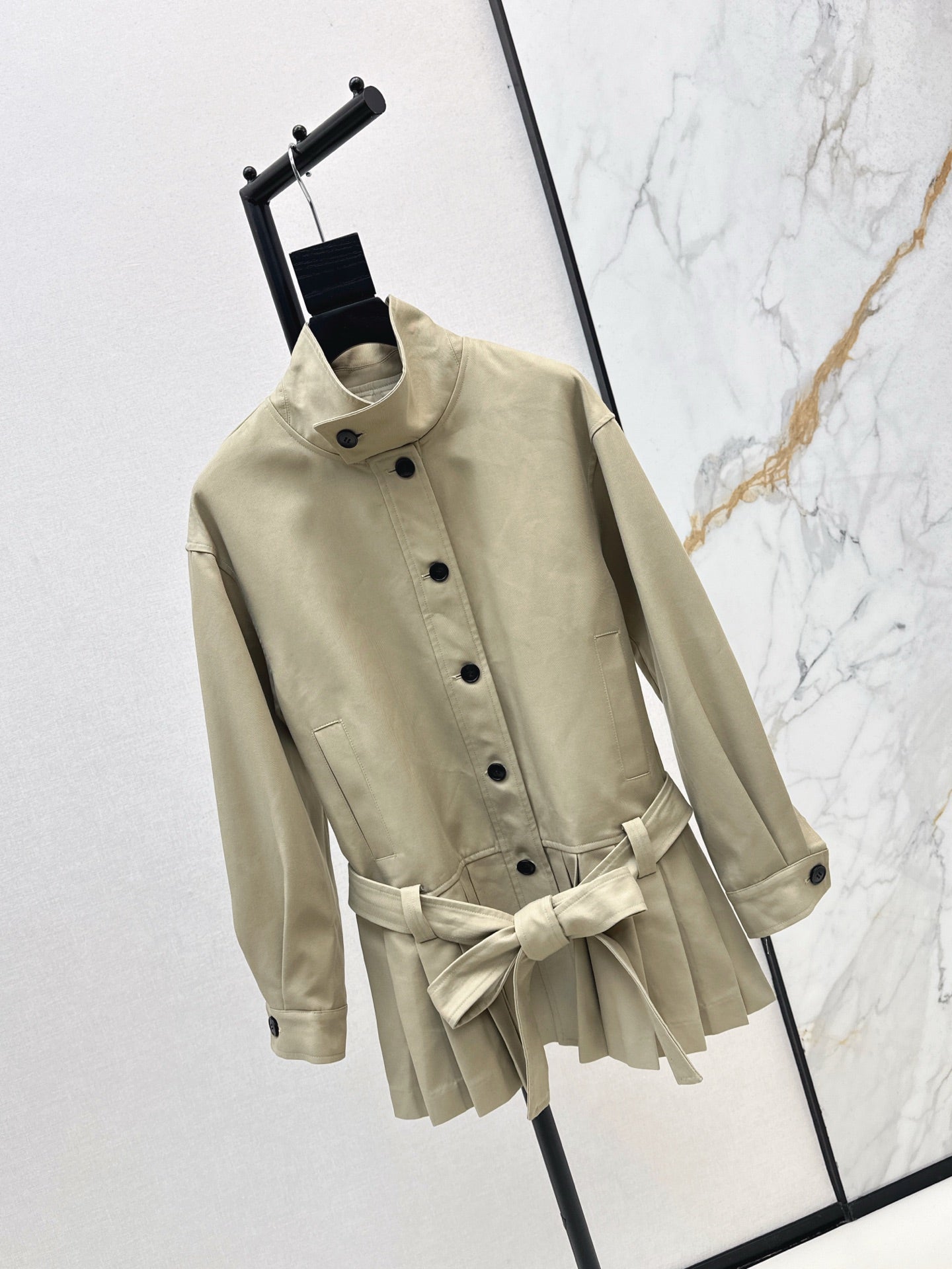 Ce 25 New wide shoulder silhouette stand up collar pleated windbreaker jacket(KHAKI/NAVY)