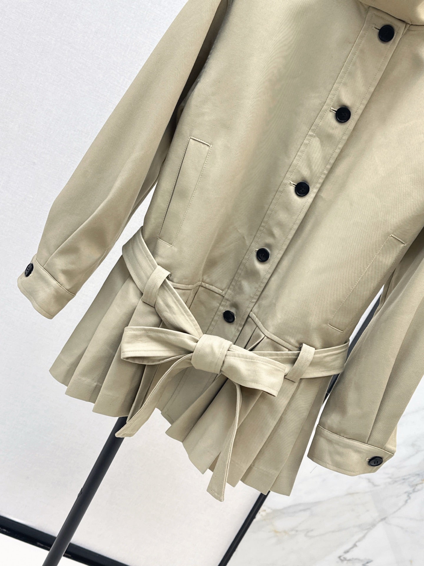 Ce 25 New wide shoulder silhouette stand up collar pleated windbreaker jacket(KHAKI/NAVY)