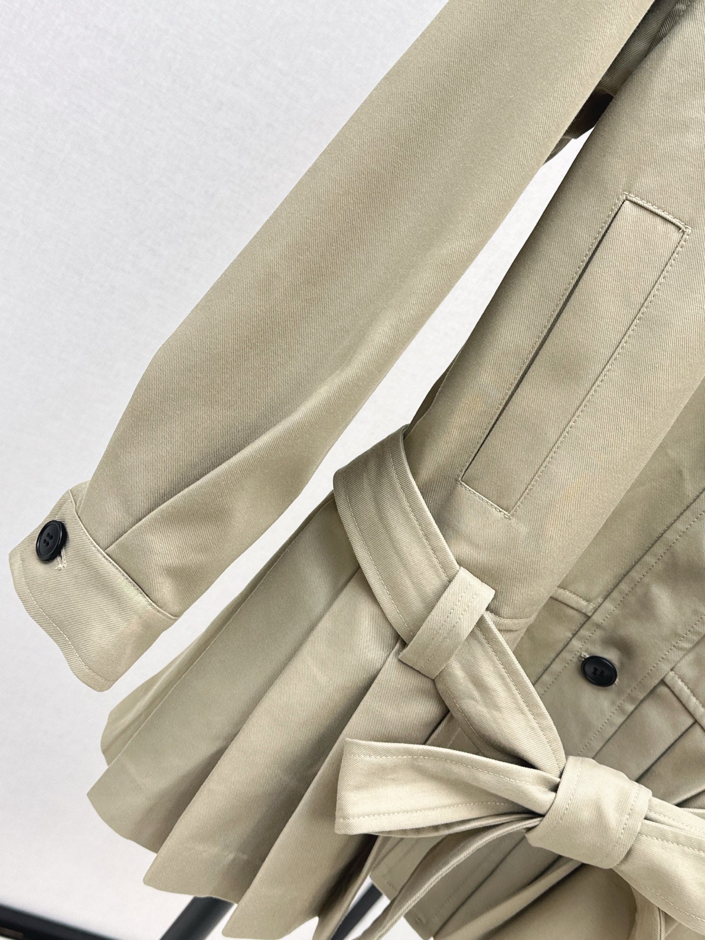Ce 25 New wide shoulder silhouette stand up collar pleated windbreaker jacket(KHAKI/NAVY)