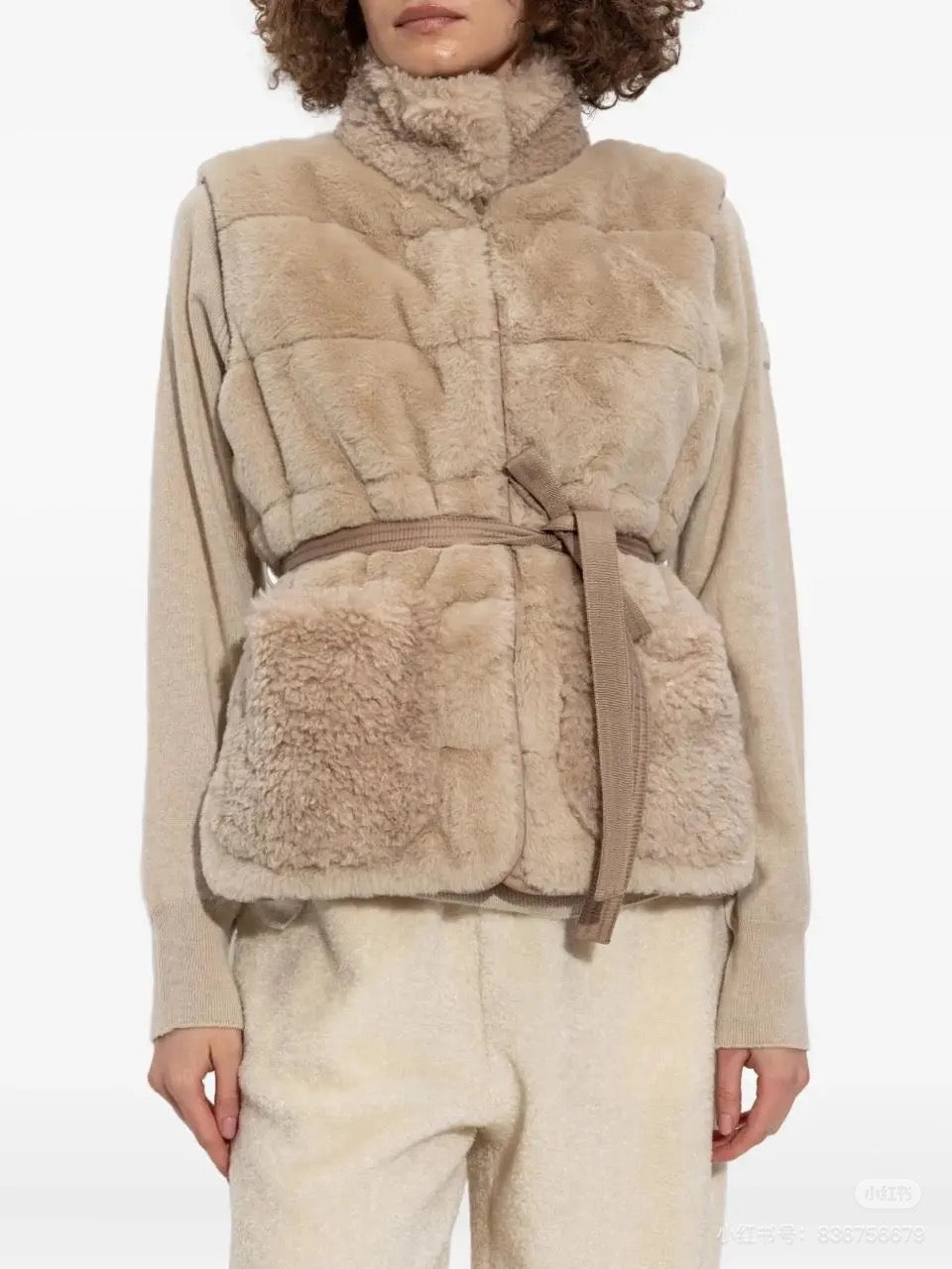 Mon 25 Fluffy stand-up collar down short vest