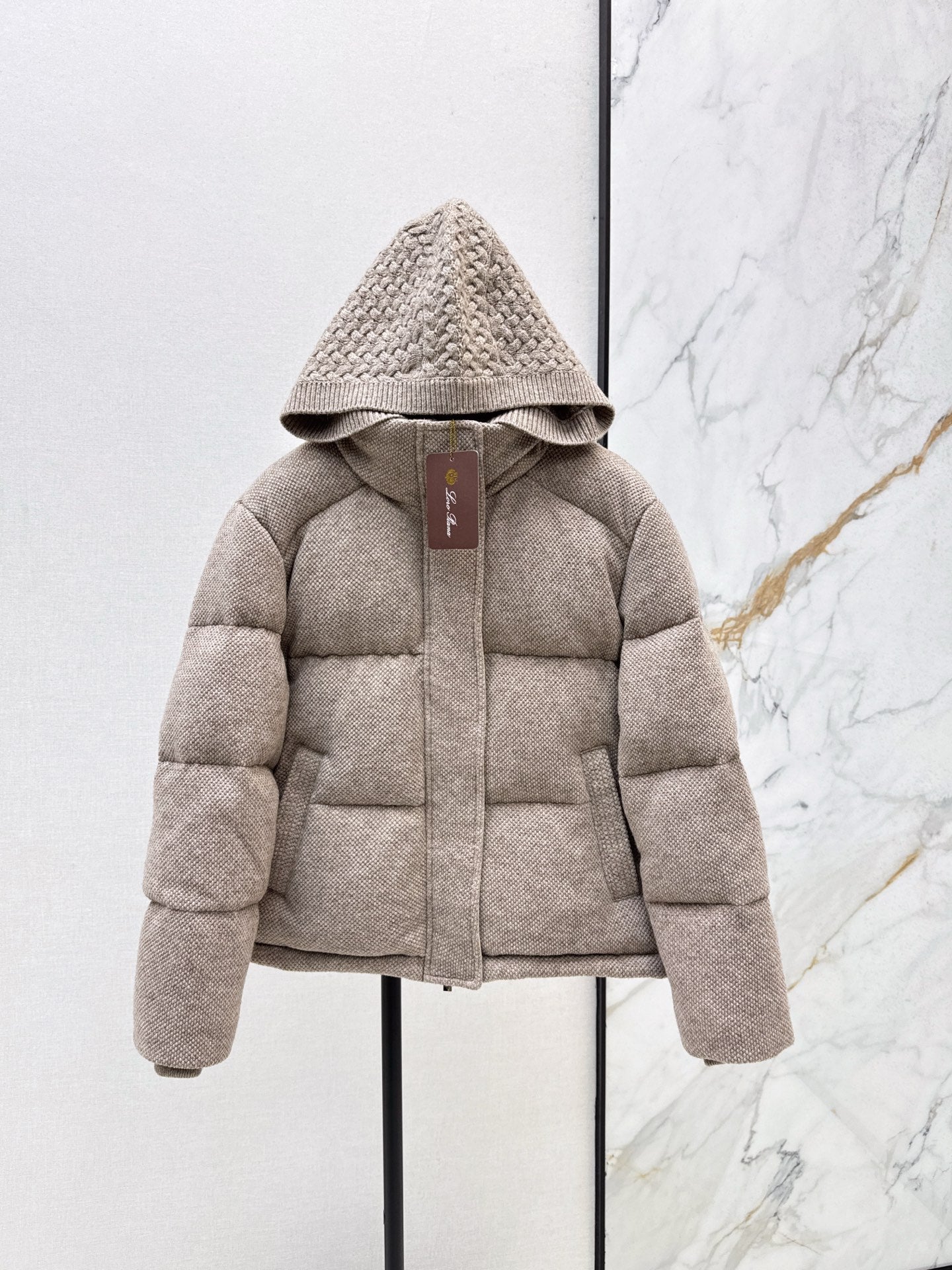 Lor 25 New down jacket with detachable wool hood