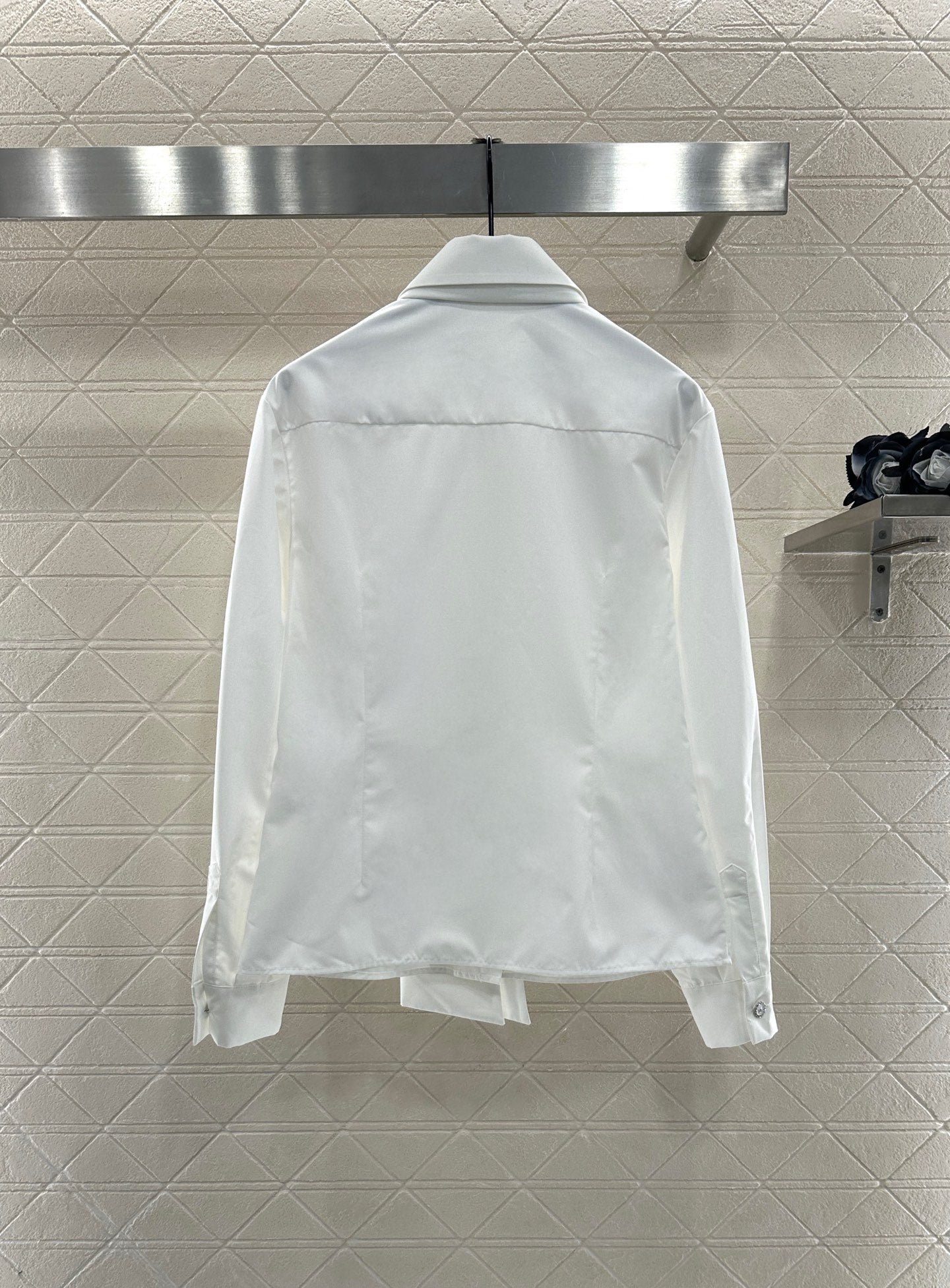 C 25 Ribbon tie shirt