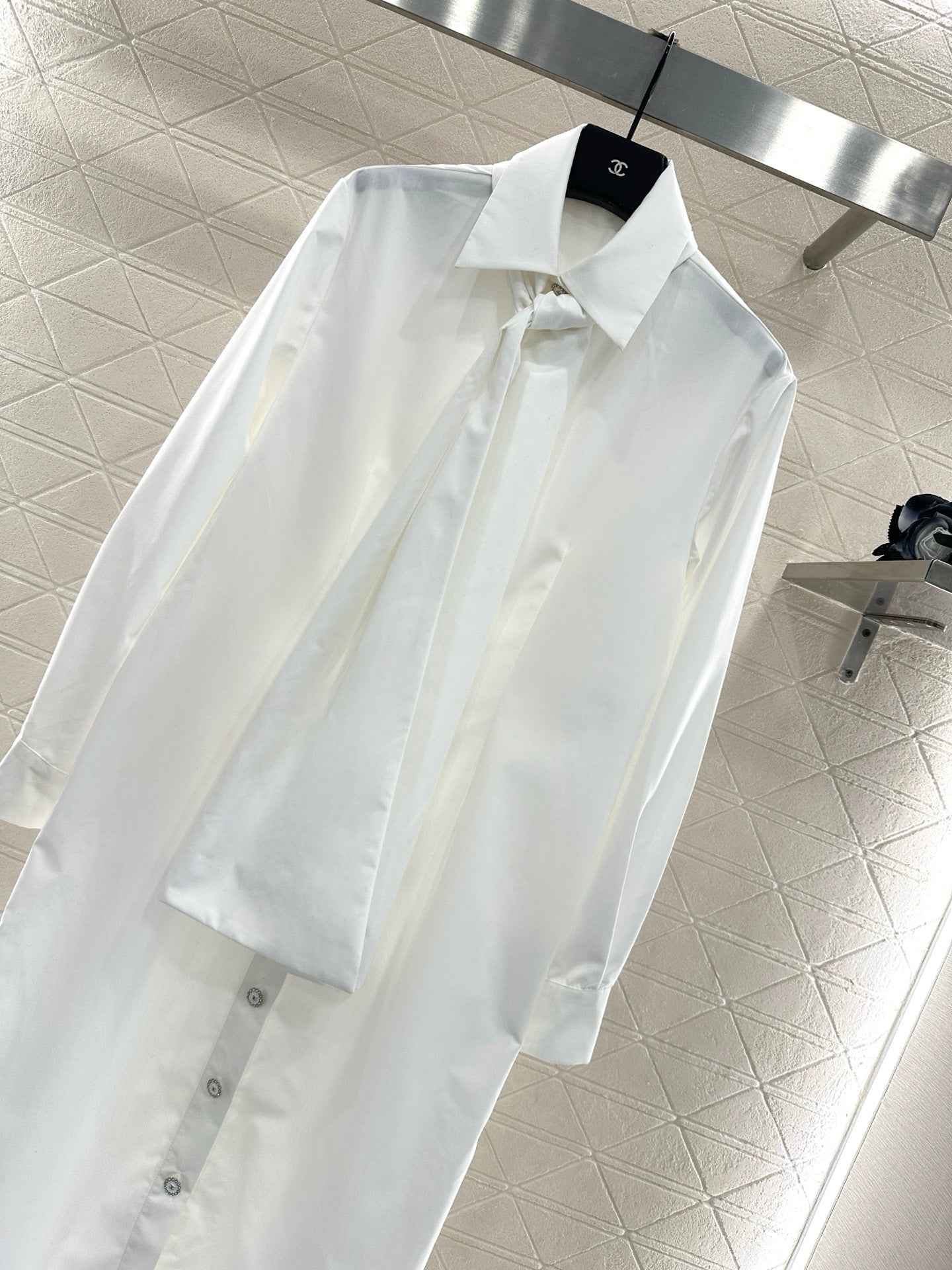 C 25 Ribbon-tied long shirt dress