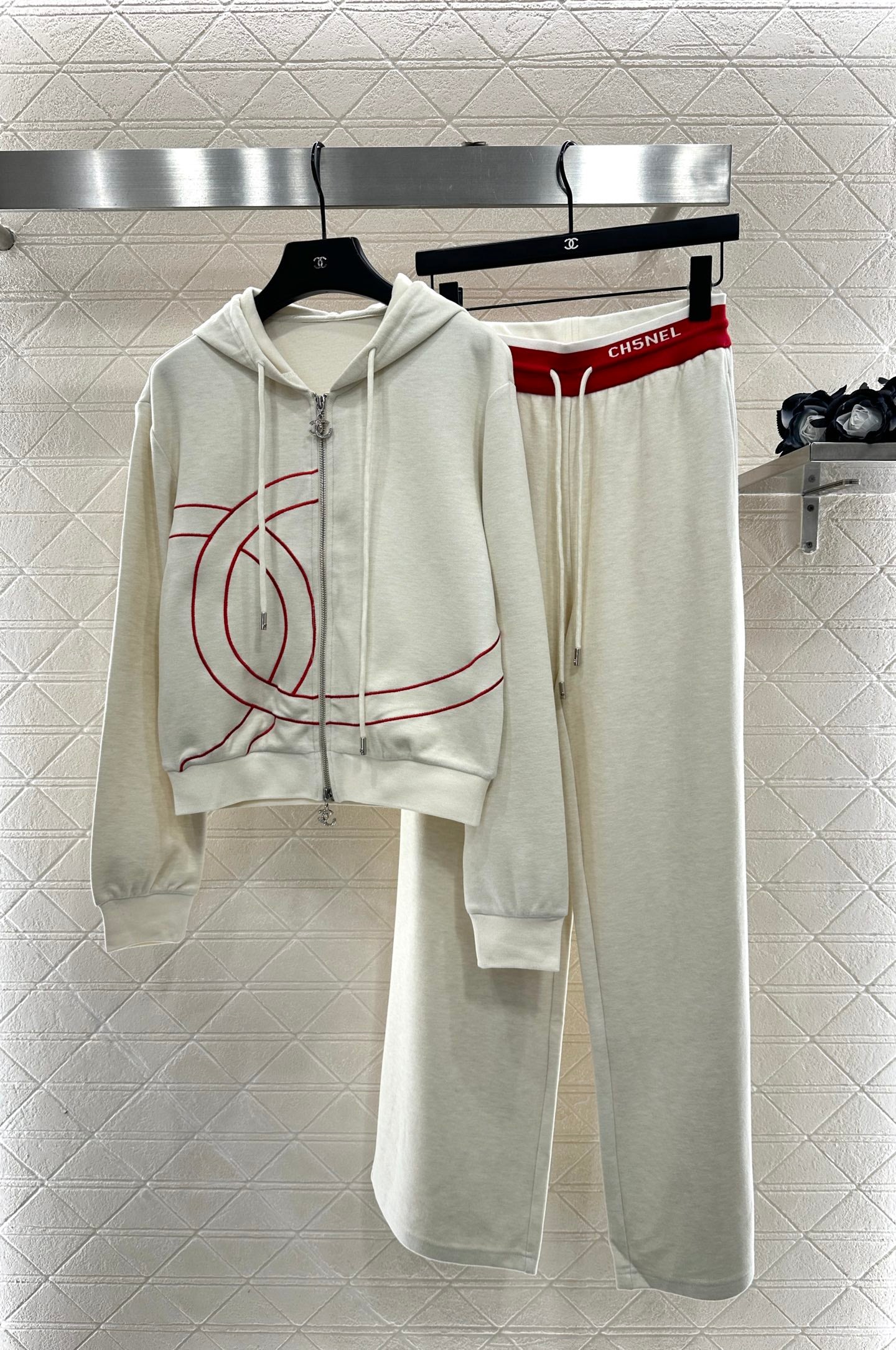 C 25 Hooded jacket and trousers set