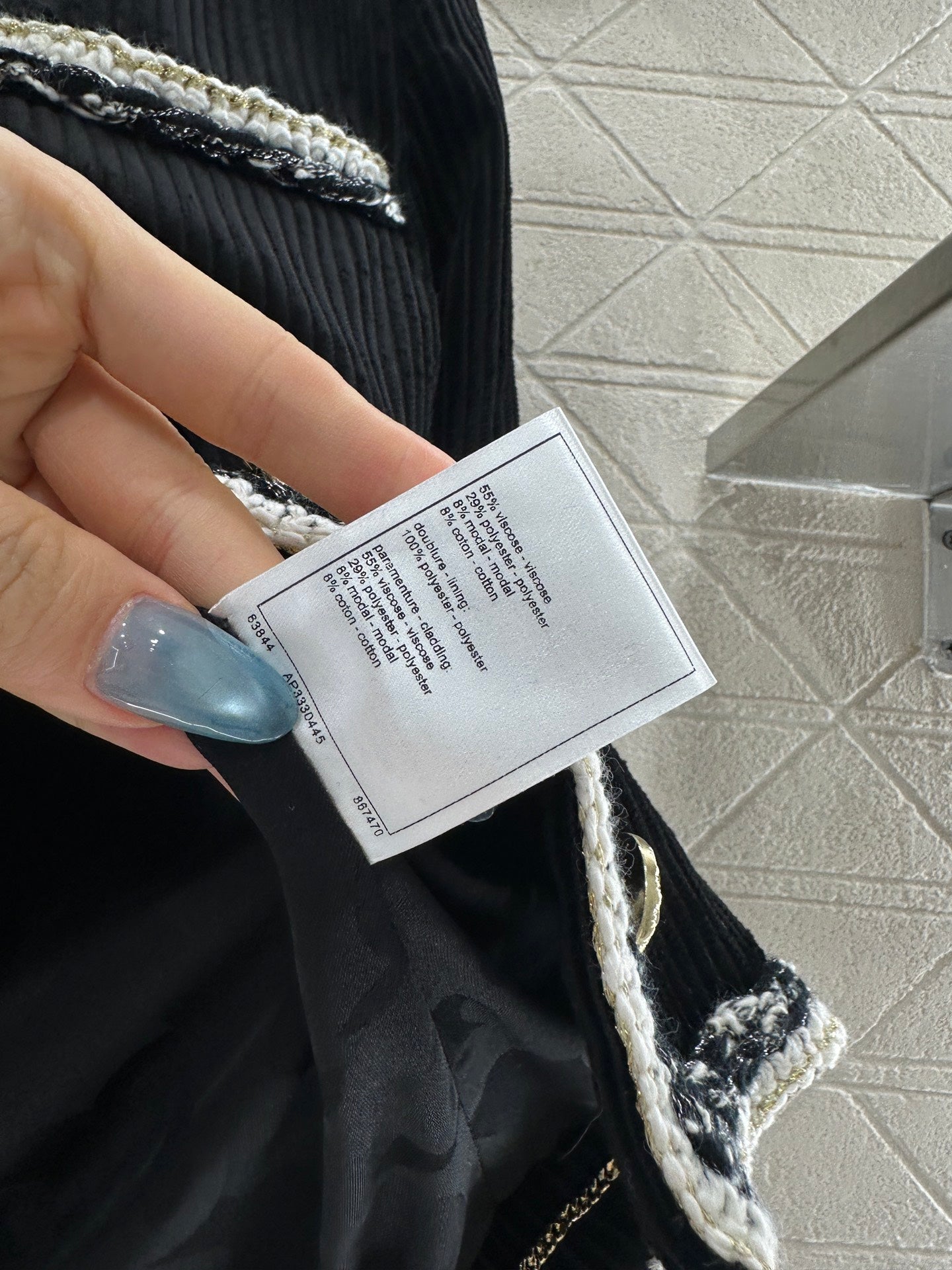 C 25 Hemmed corduroy vertical stripe jacket