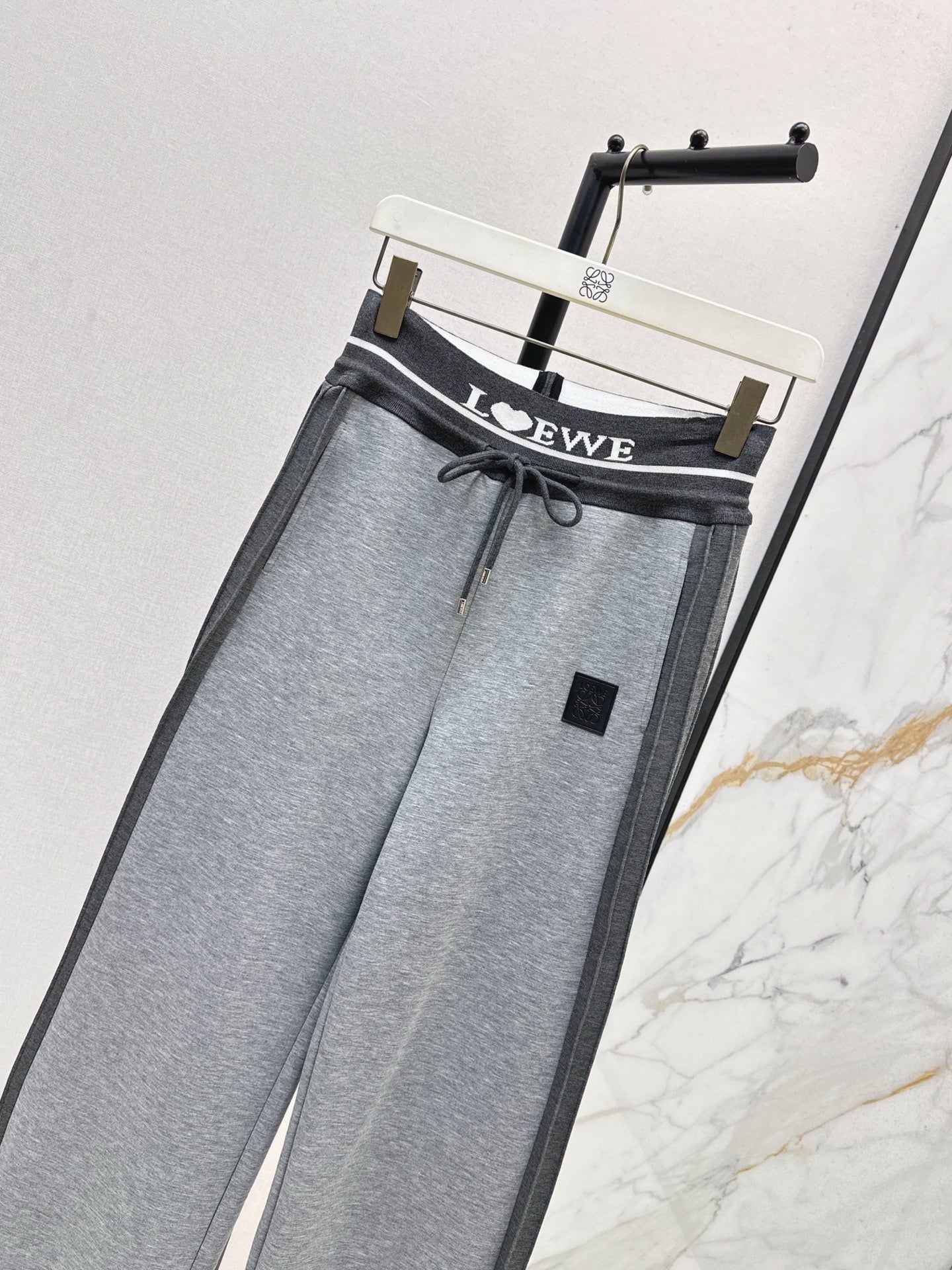 Lo 25 New logo threaded straight-leg trousers (gray/black)