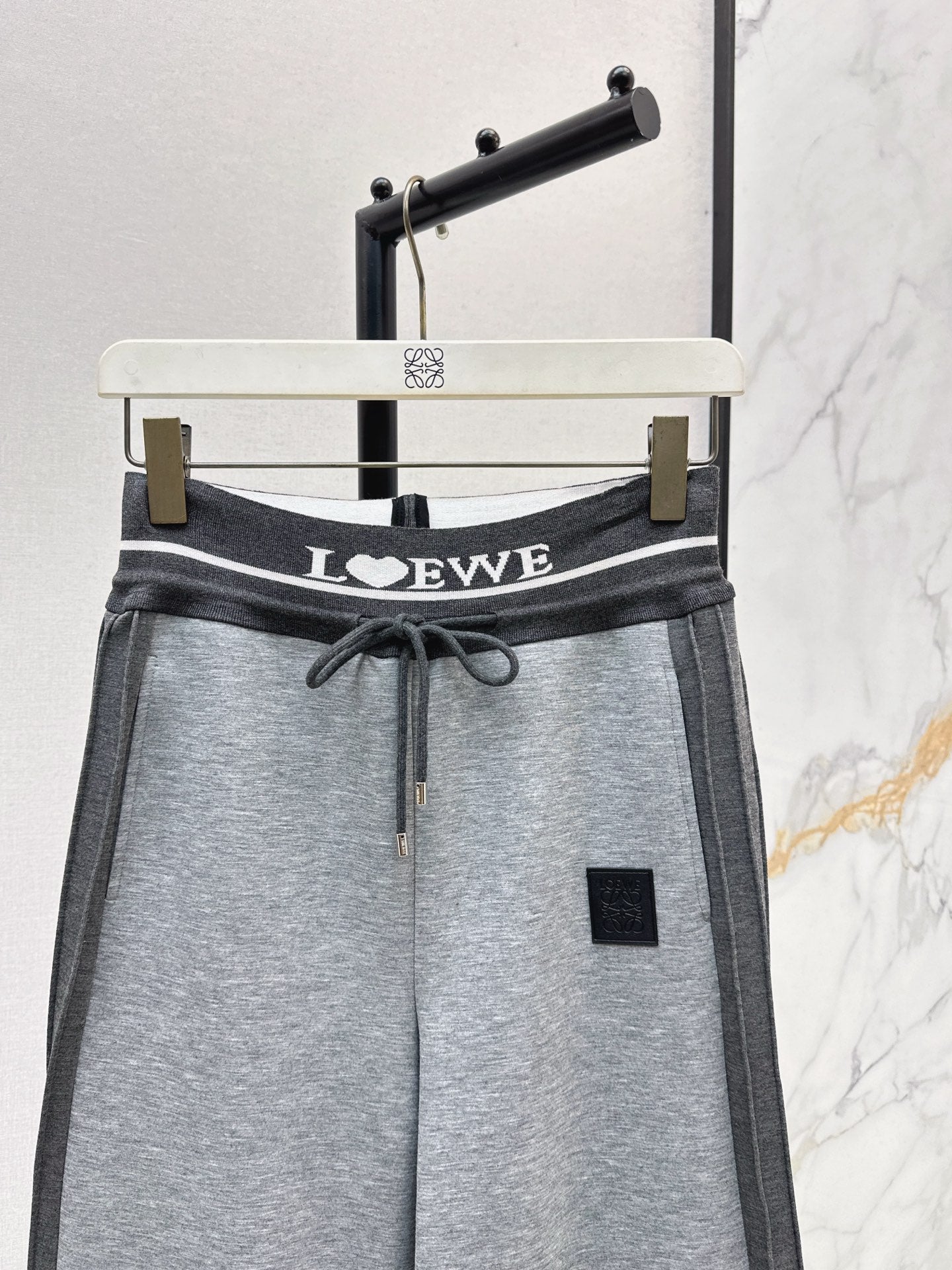 Lo 25 New logo threaded straight-leg trousers (gray/black)