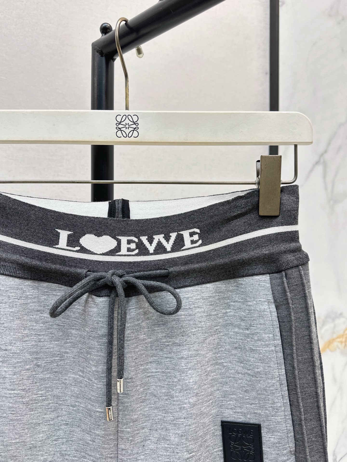 Lo 25 New logo threaded straight-leg trousers (gray/black)
