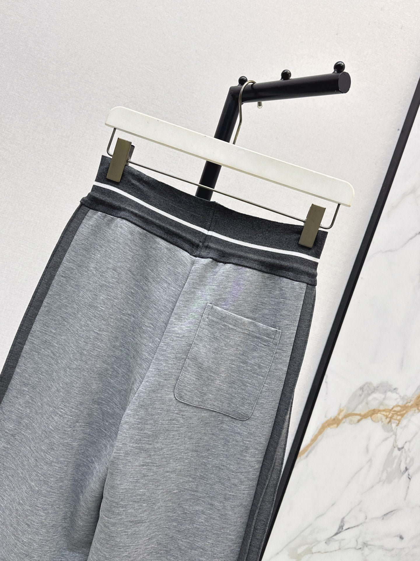 Lo 25 New logo threaded straight-leg trousers (gray/black)