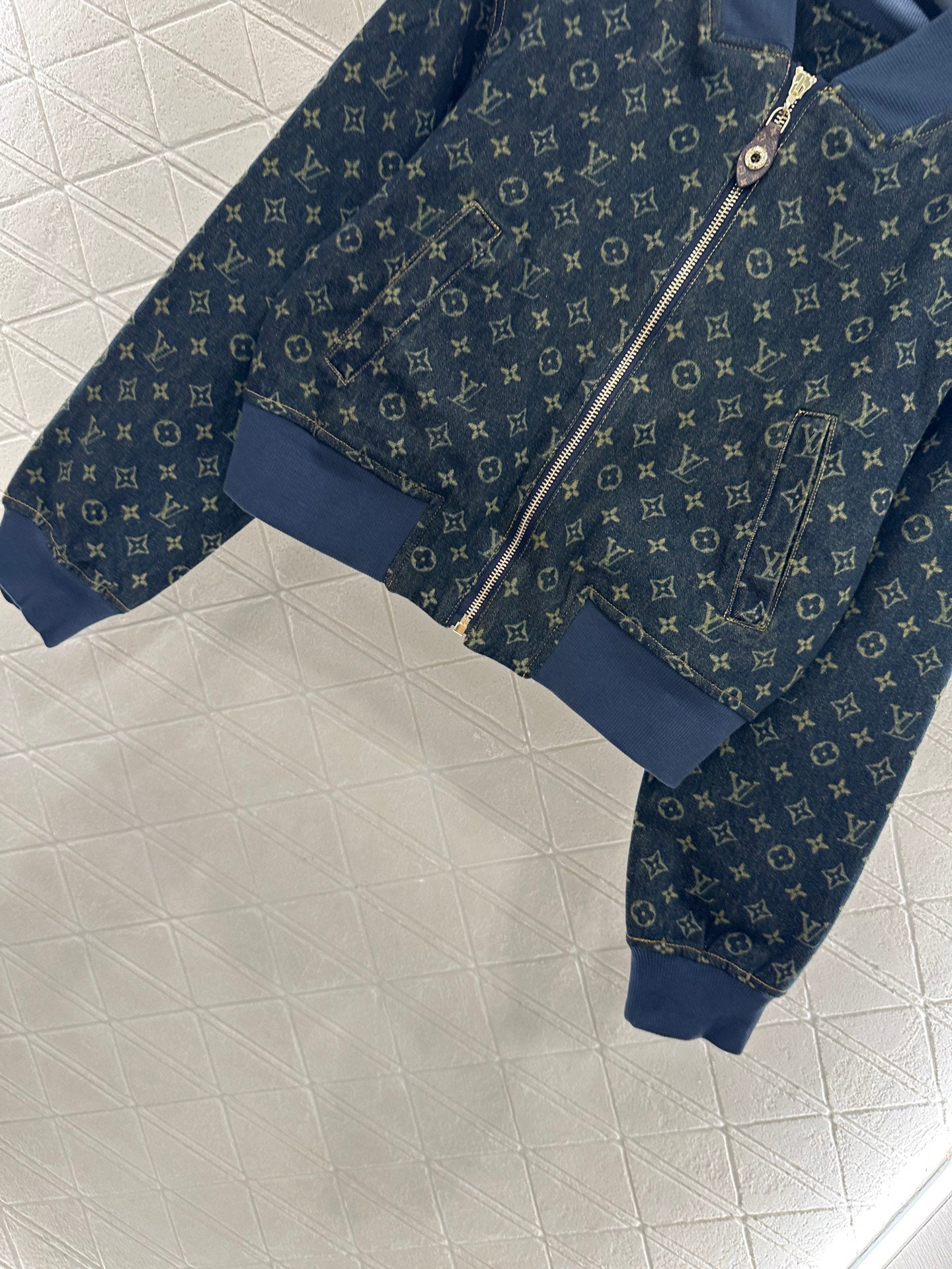 L 25 Denim jacket + trousers set