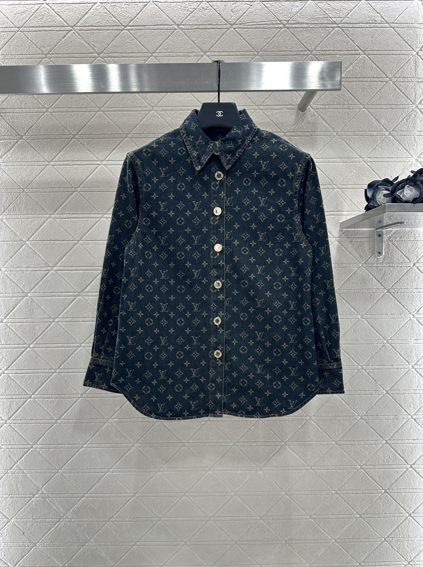 L 25 Denim shirt + pleated skirt set