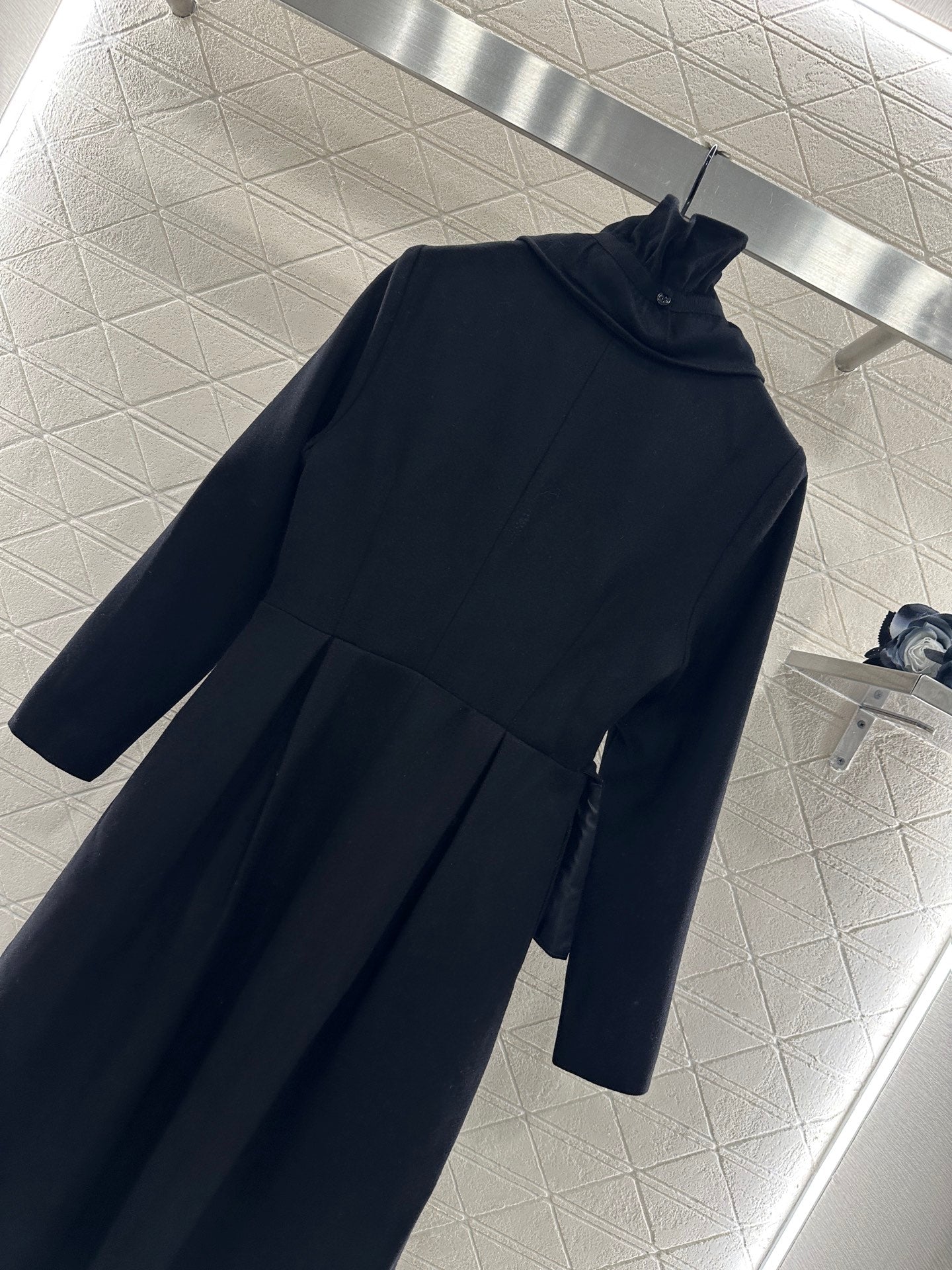Di 25 Detachable pleated lace dress