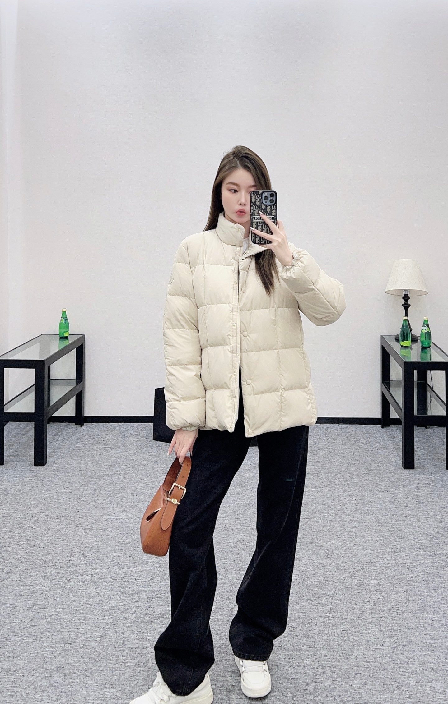 Mon 25 embossed stand collar down jacket