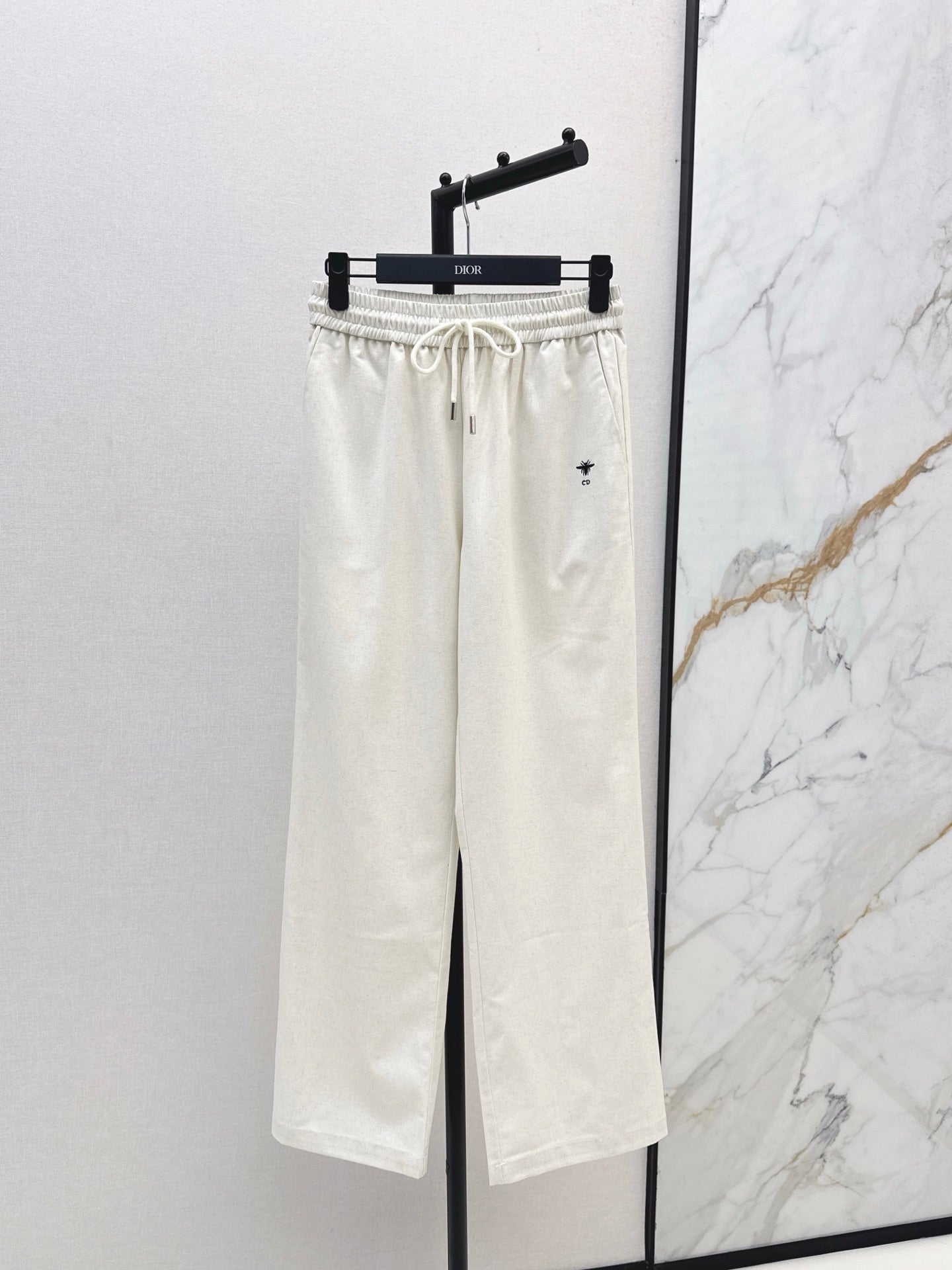 Di 25 Bee embroidered casual pants(BEIGI/BLACK)