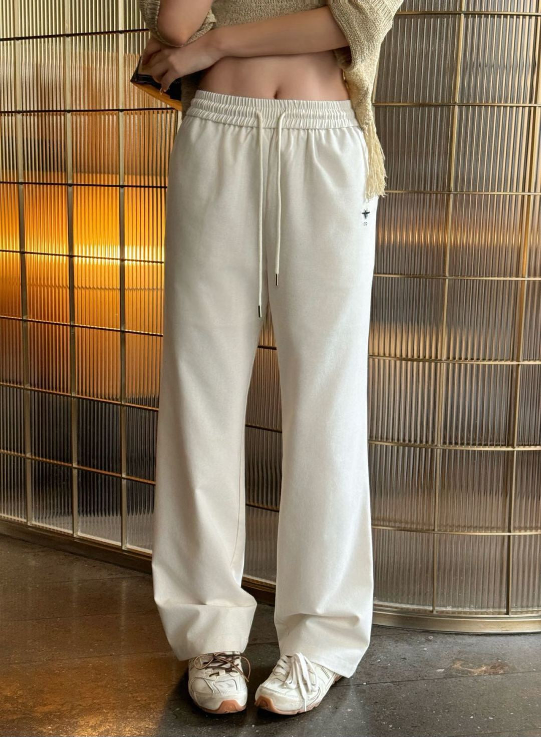 Di 25 Bee embroidered casual pants(BEIGI/BLACK)