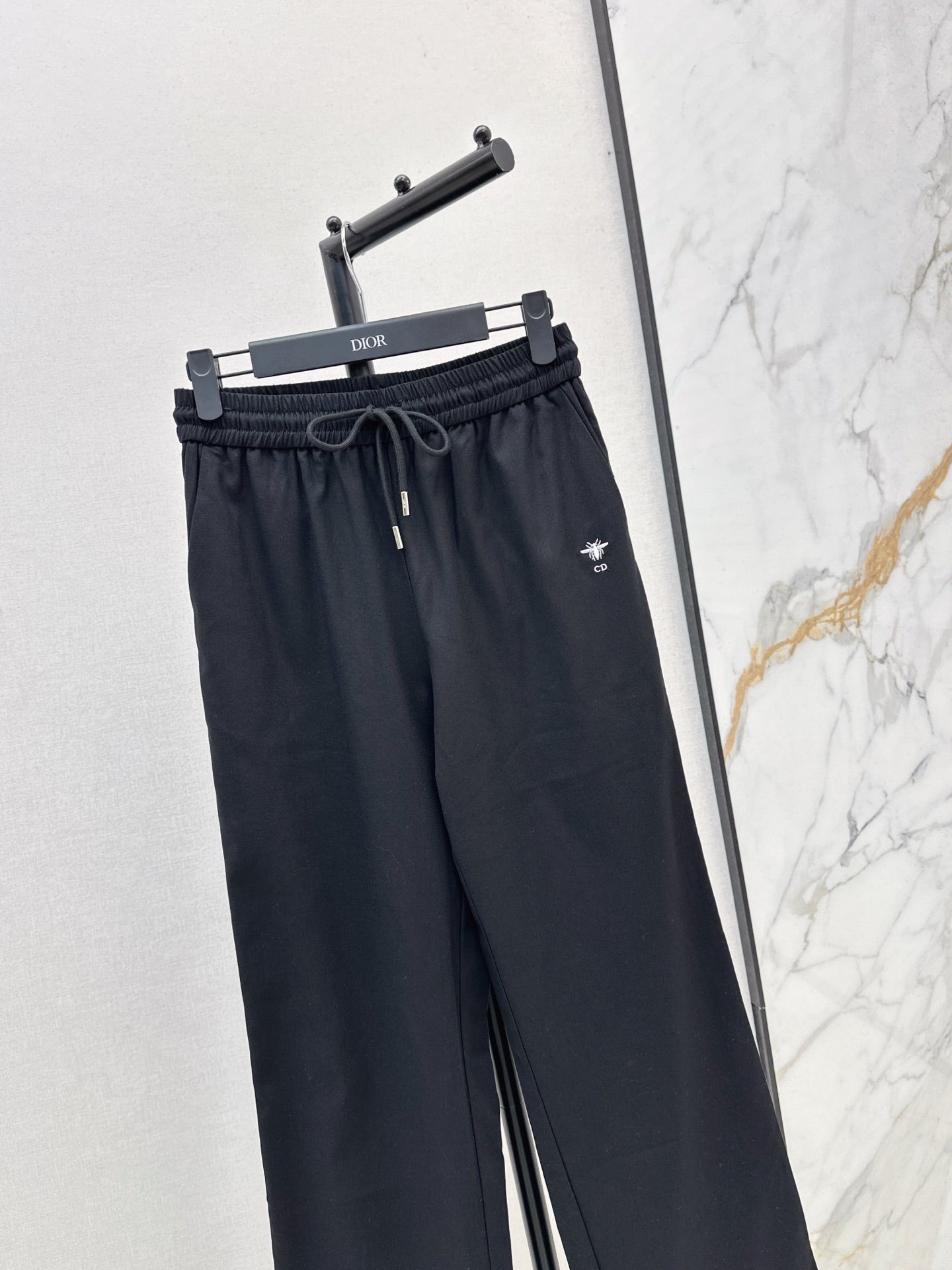 Di 25 Bee embroidered casual pants(BEIGI/BLACK)