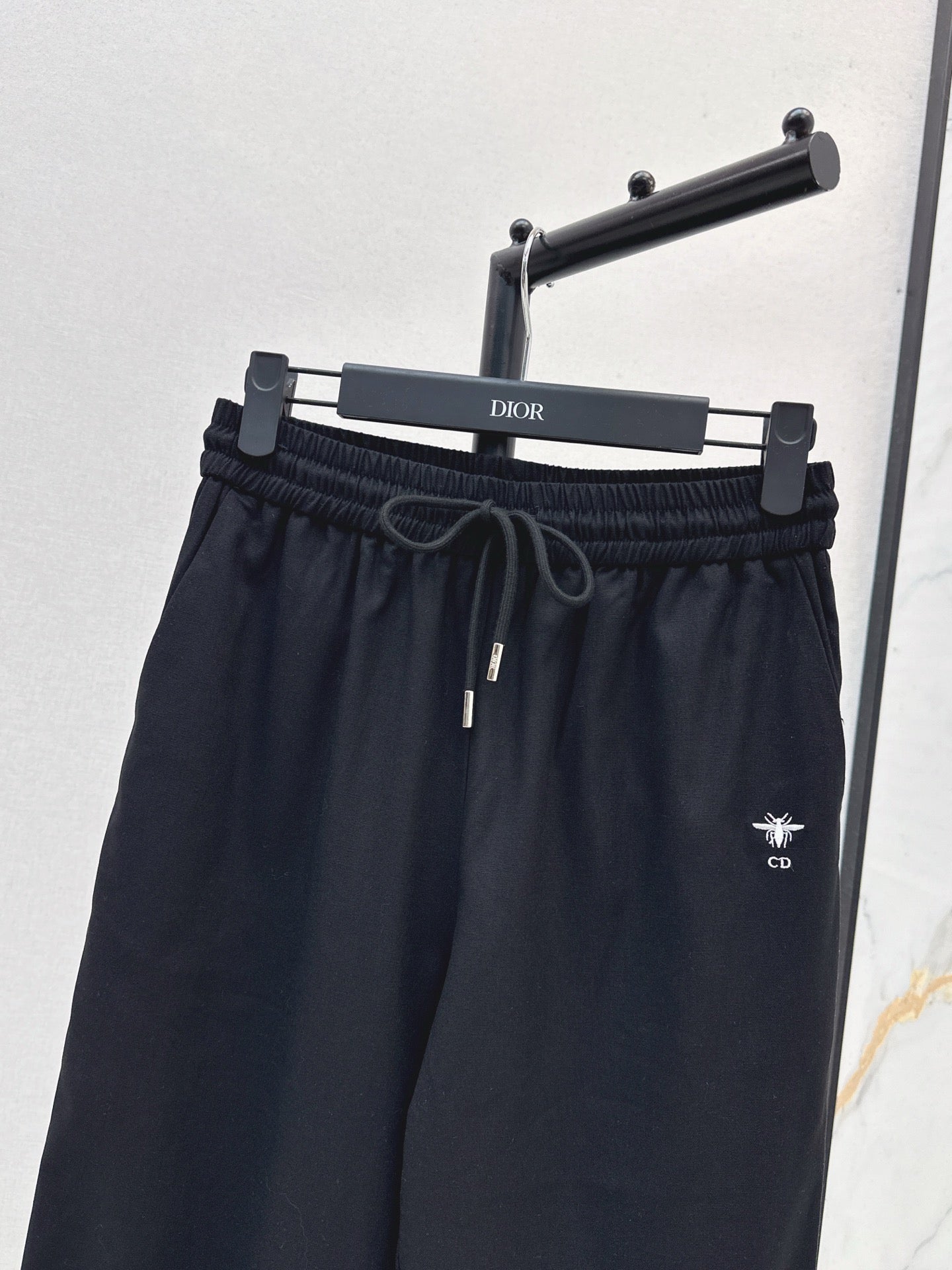 Di 25 Bee embroidered casual pants(BEIGI/BLACK)