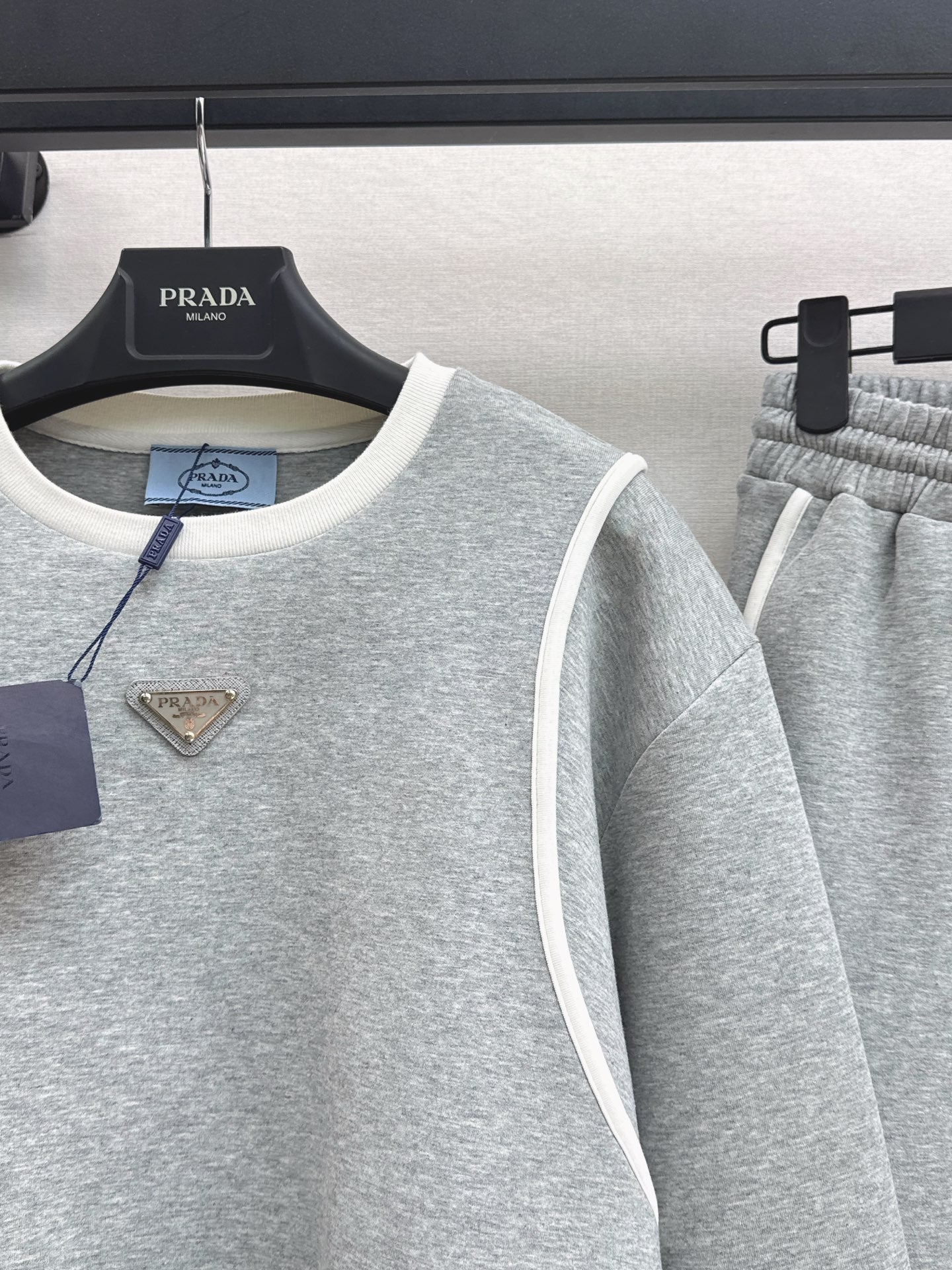 Pr 25 Round-neck sweatshirt with elastic waist and trousers set
