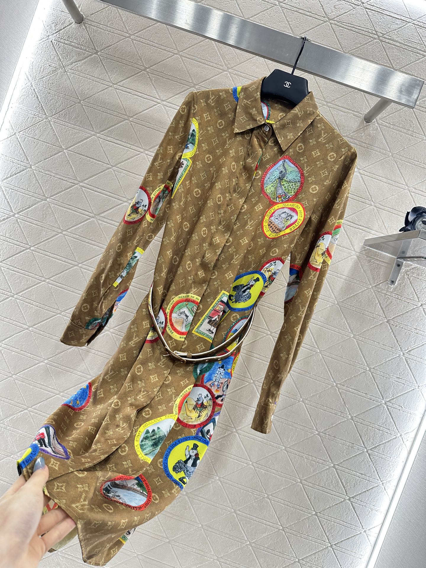 L 25 Lapel Printed Badge Shirt Dress