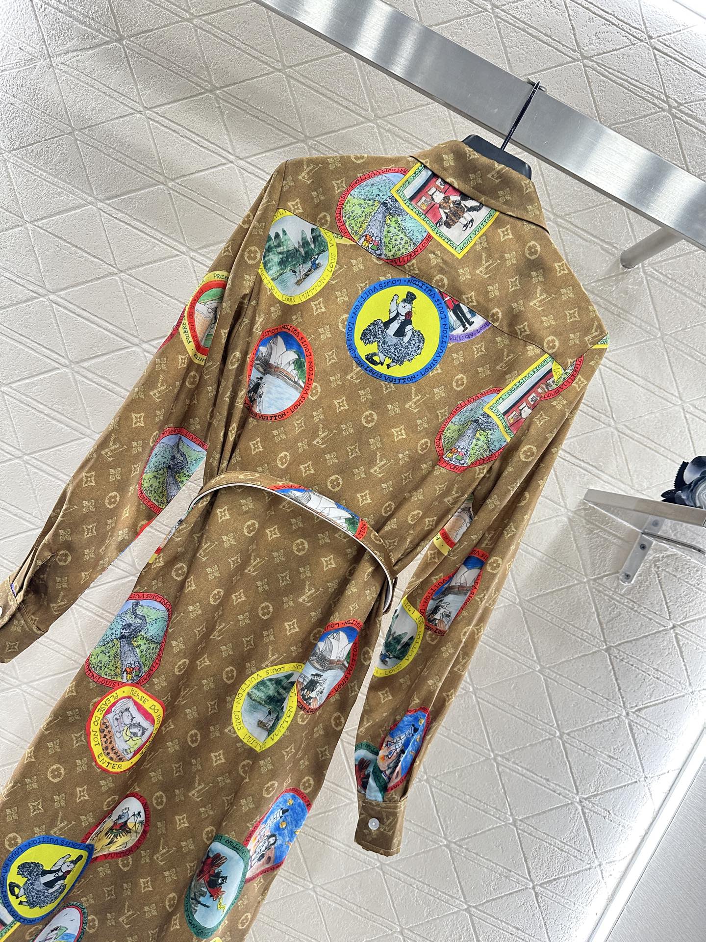 L 25 Lapel Printed Badge Shirt Dress