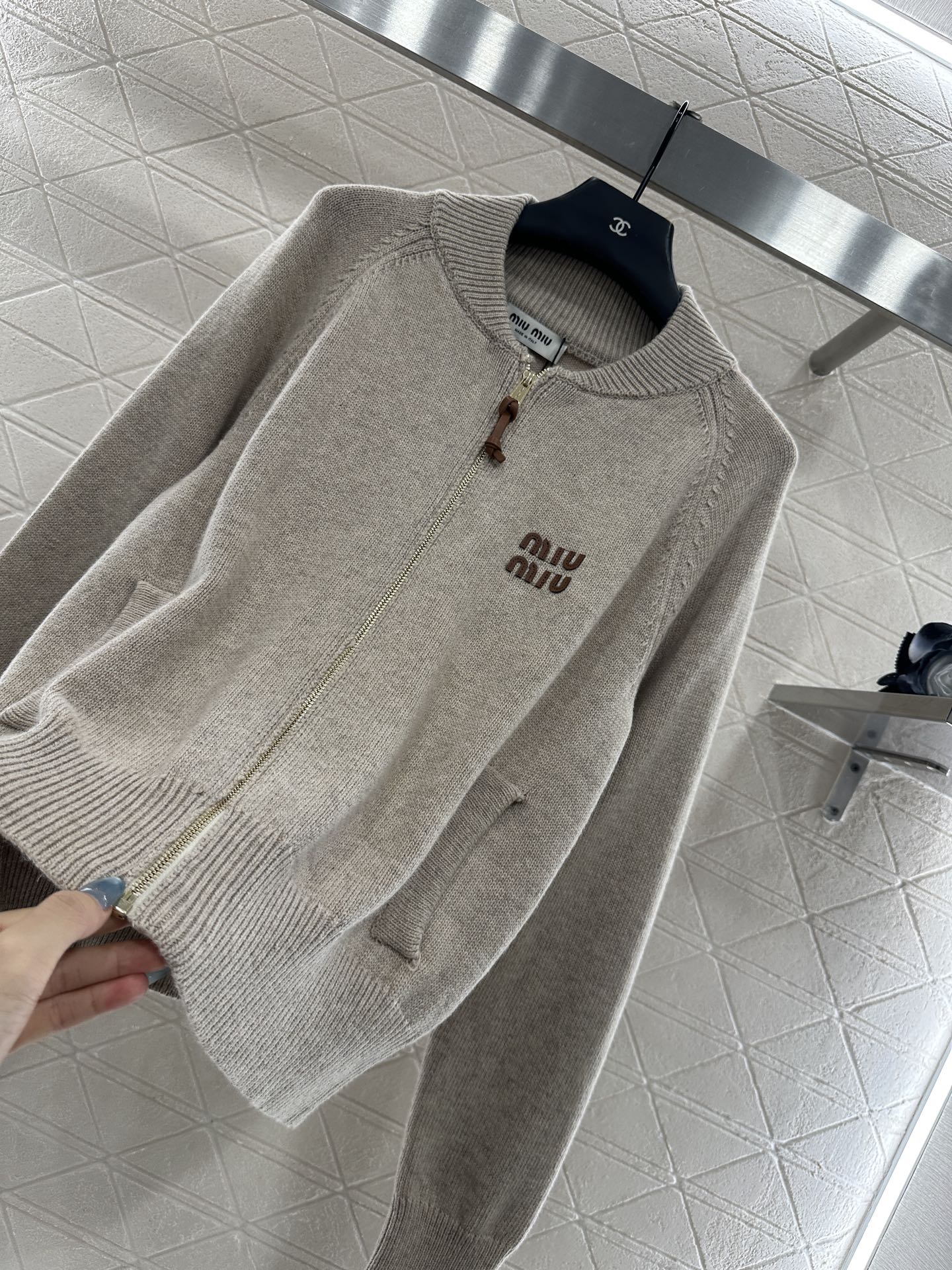 Mi 25 Zippered knit wool cardigan