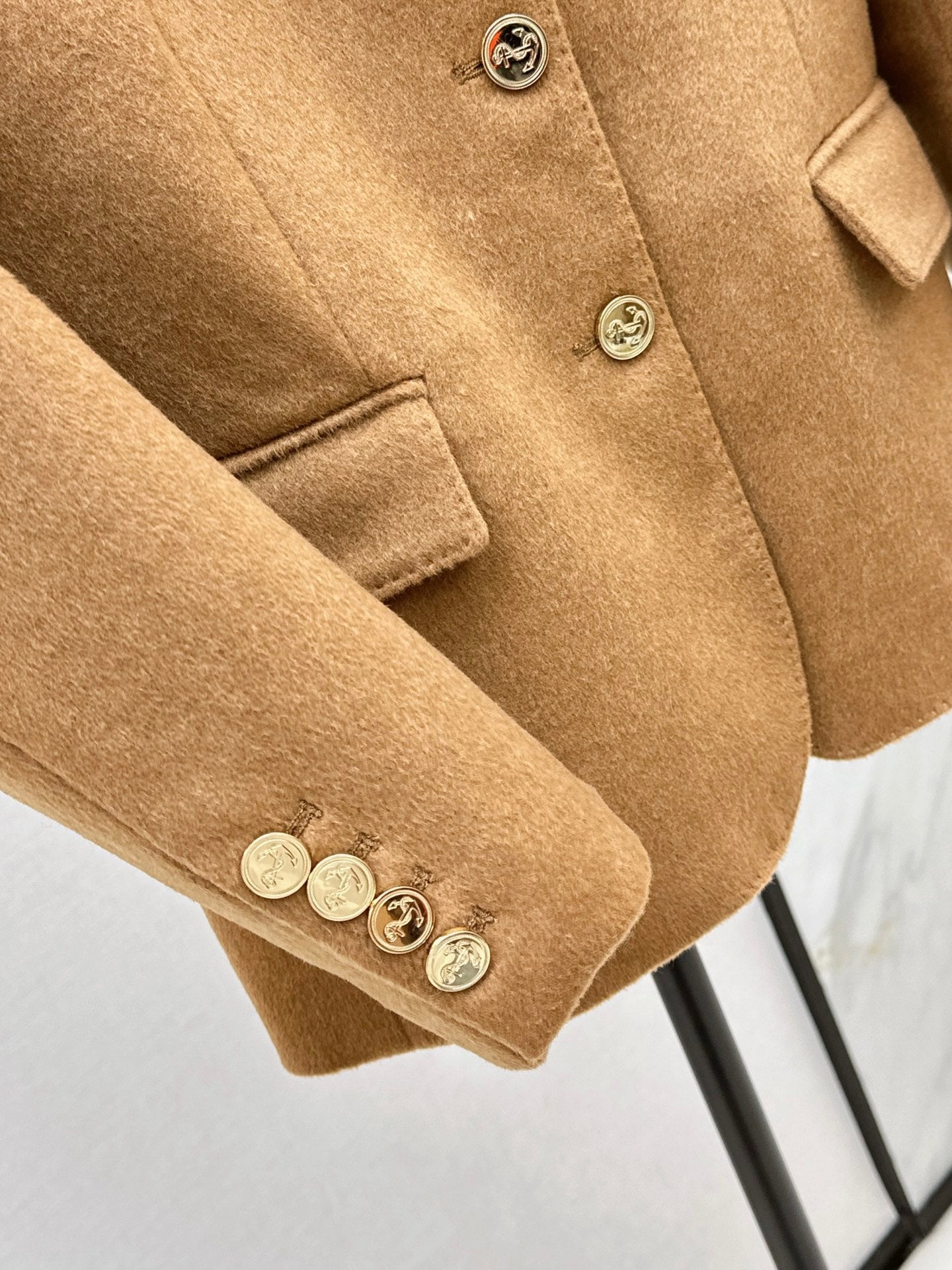 Th 25 Gold-button woolen suit jacket