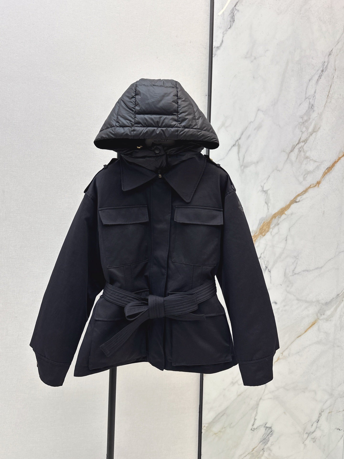 Mon 25 New style fake two-piece hooded waist down jacket