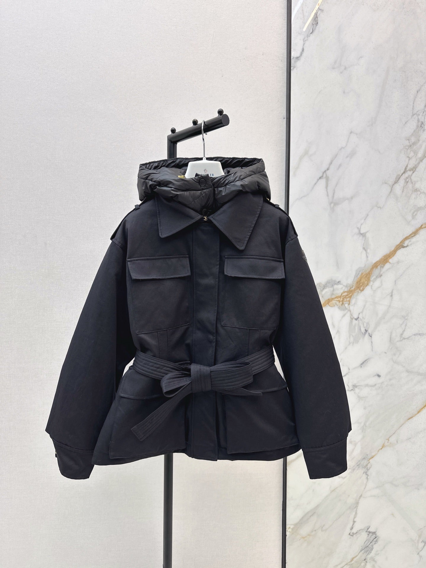 Mon 25 New style fake two-piece hooded waist down jacket