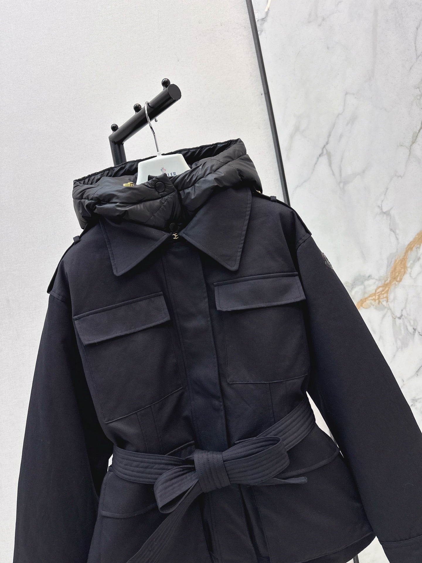 Mon 25 New style fake two-piece hooded waist down jacket