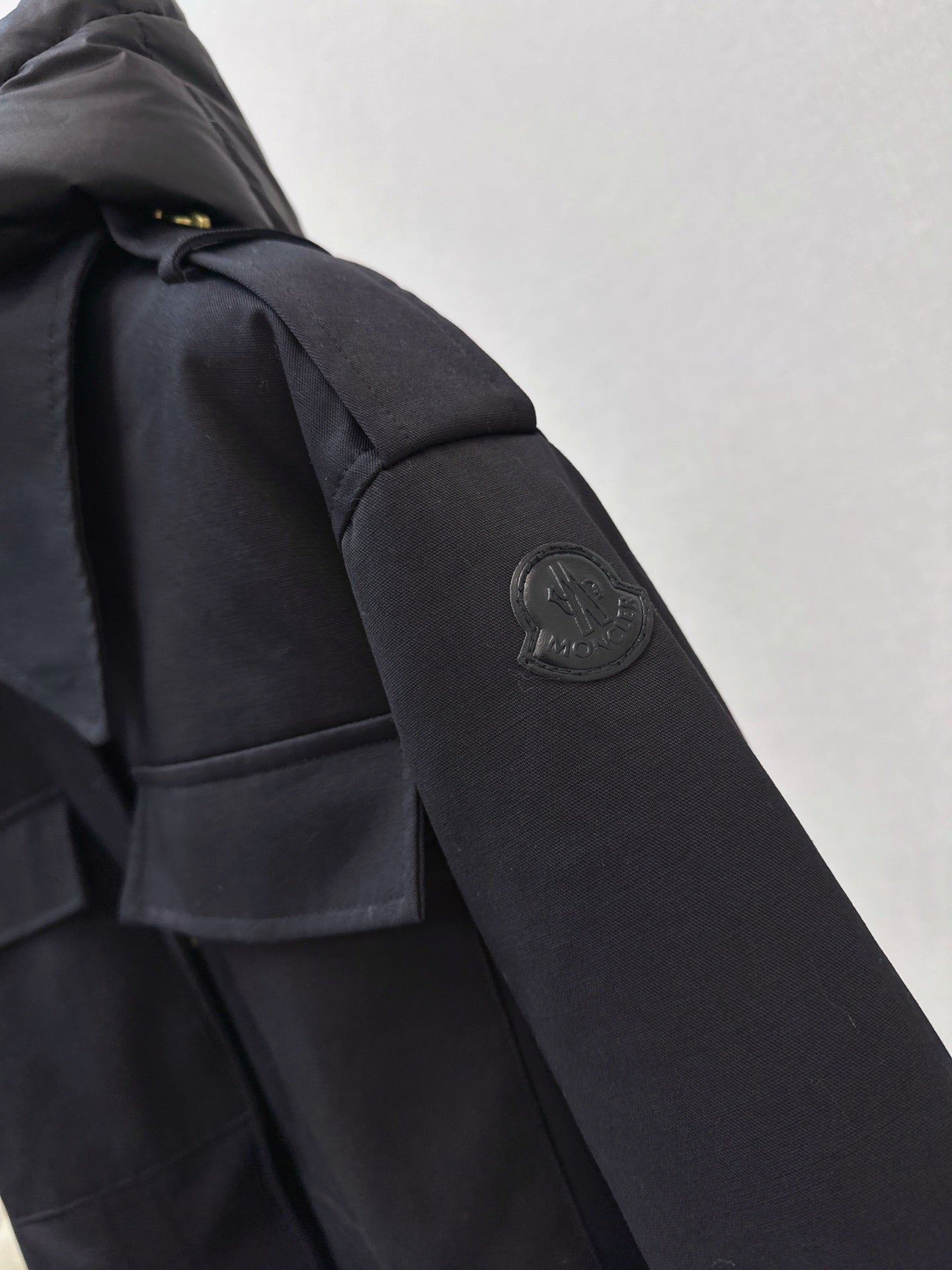 Mon 25 New style fake two-piece hooded waist down jacket