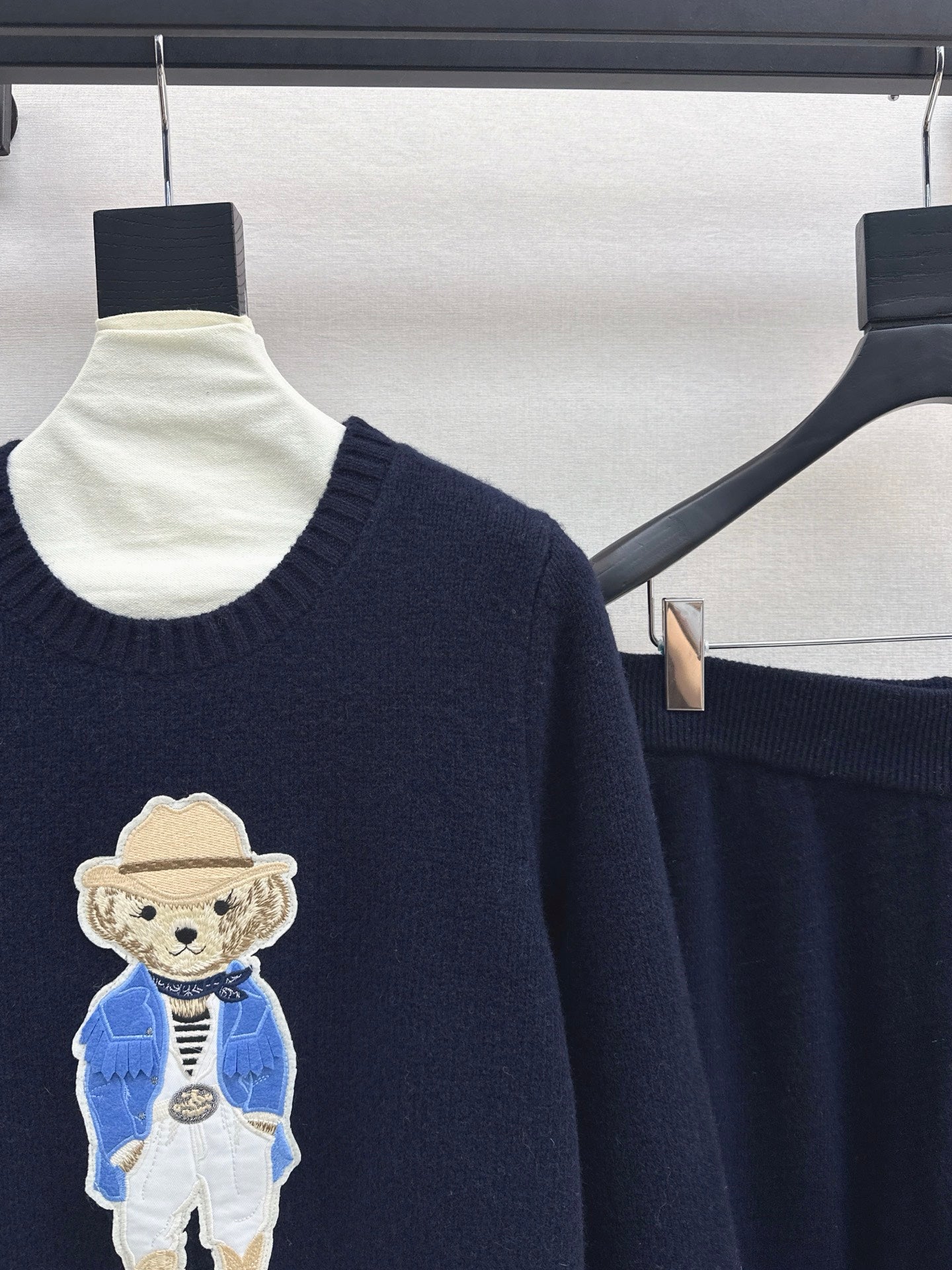 Ral 25 Blue Gentleman Bear Round Neck Wool Sweater + Elastic Waist Straight Pants(navy/beigi/khaki)