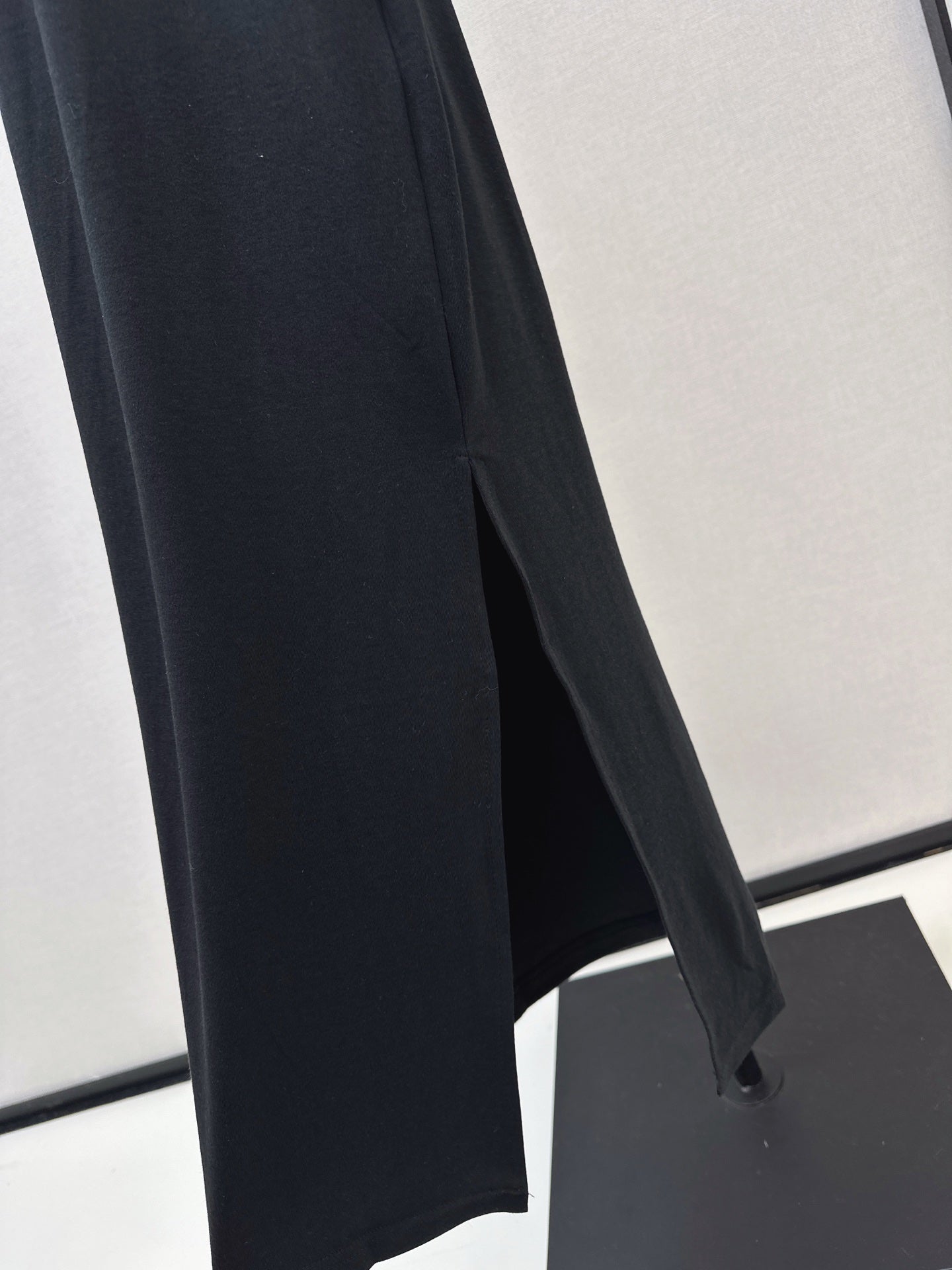 L 25 New Slim Logo Bottoming Dress(WHITE/BLACK/BROWN)