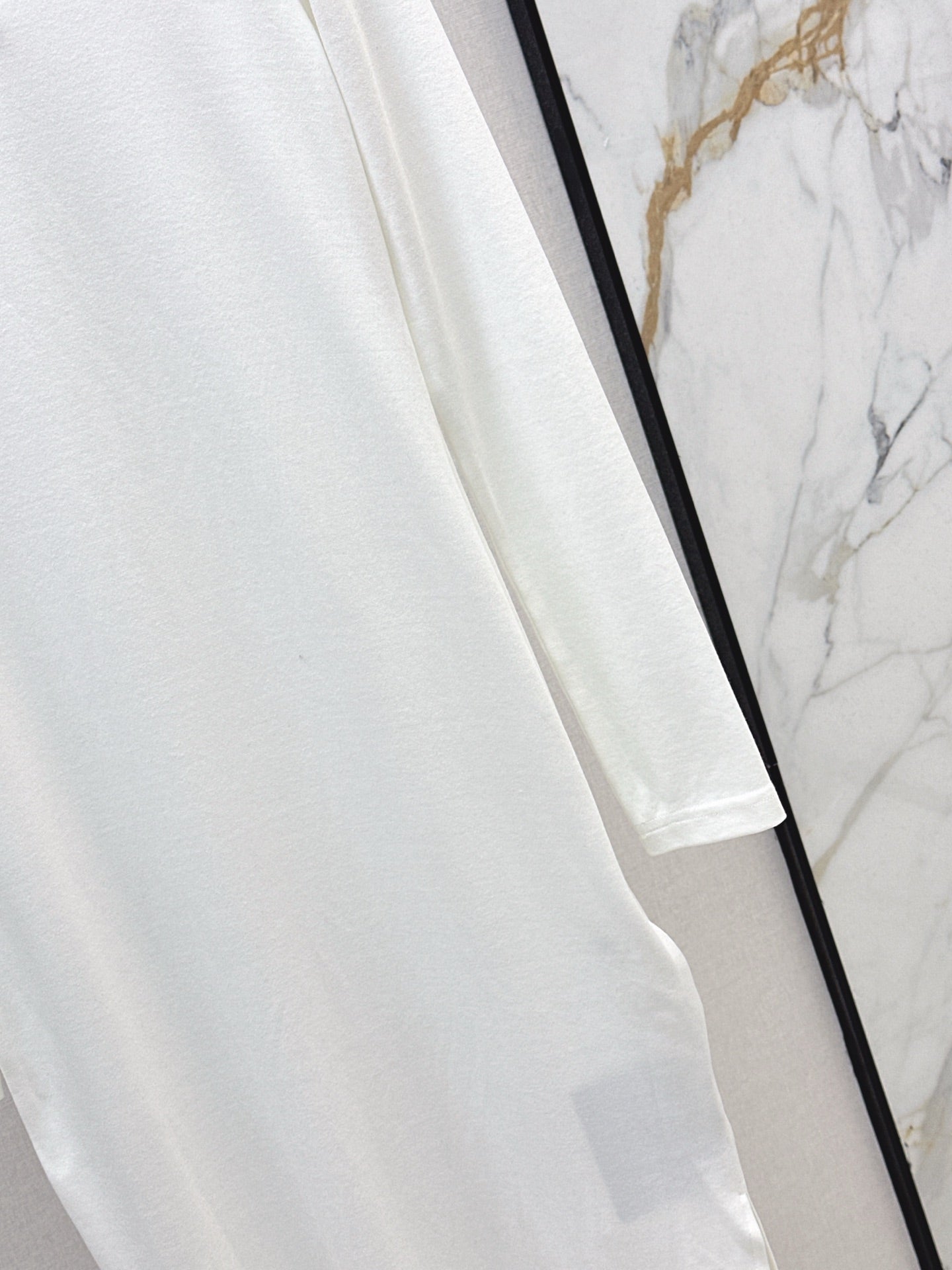L 25 New Slim Logo Bottoming Dress(WHITE/BLACK/BROWN)