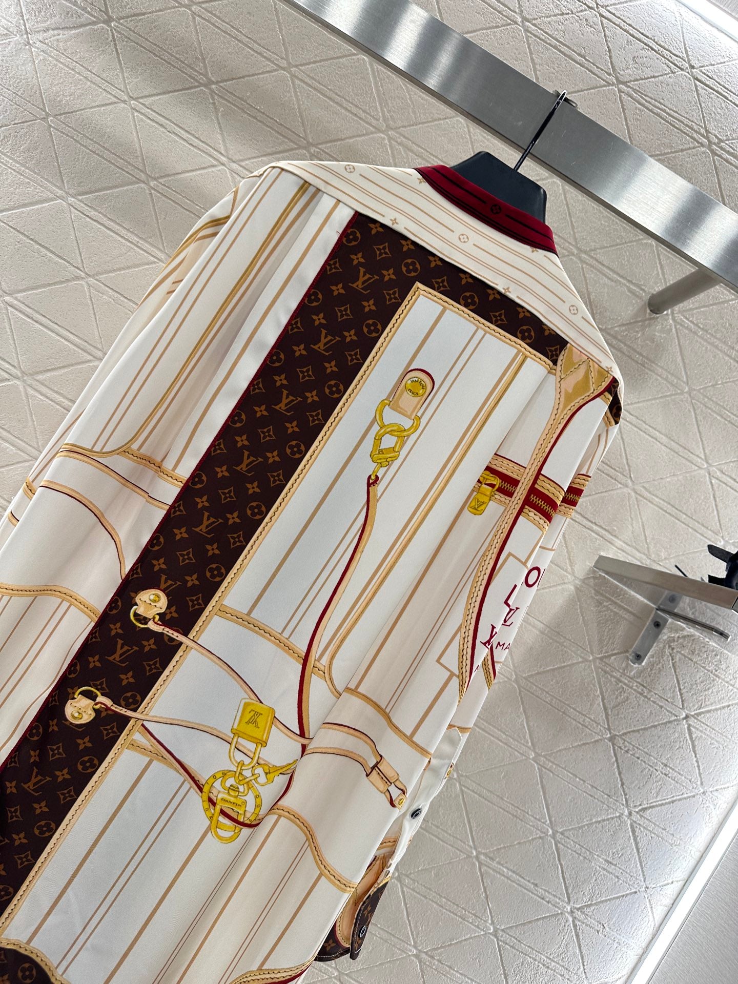 L 25 Printed color-block long shirt