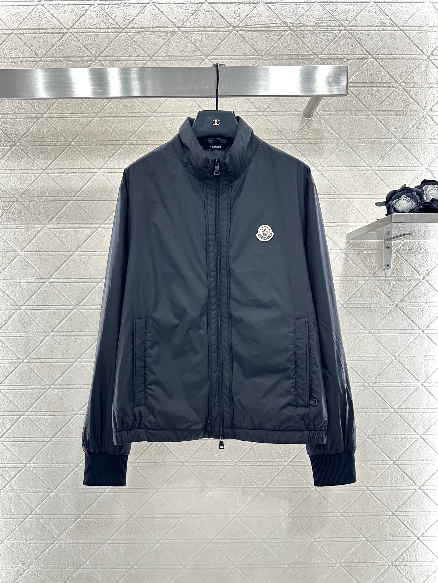 Mon 25 Rectangular embossed down jacket two-piece set