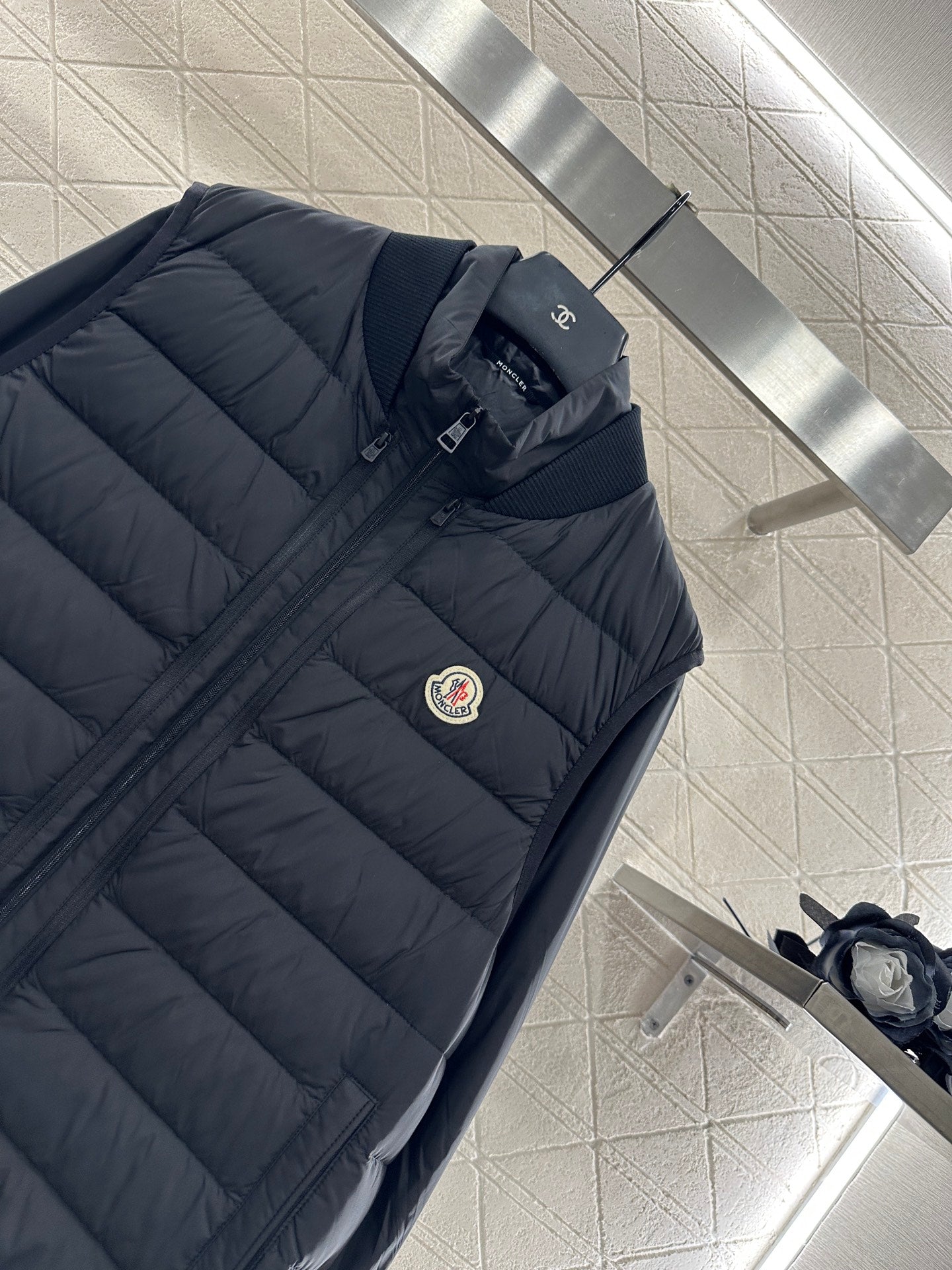 Mon 25 Rectangular embossed down jacket two-piece set
