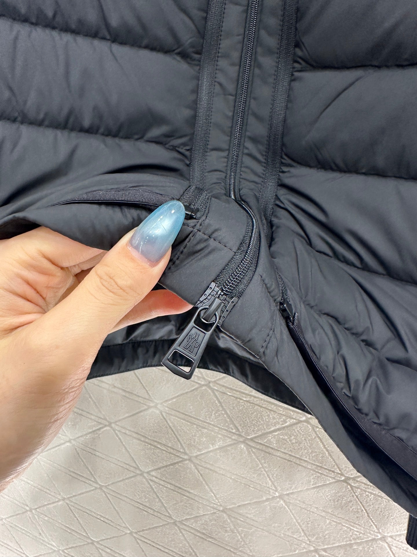 Mon 25 Rectangular embossed down jacket two-piece set