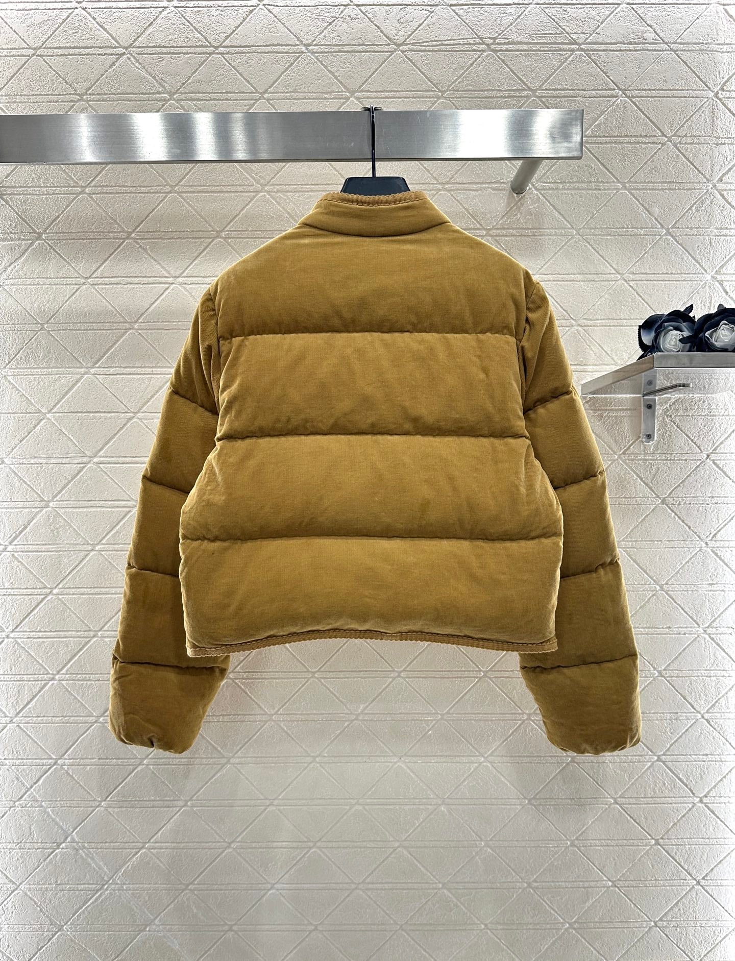 Mon 25 Rectangular embossed stand collar down jacket