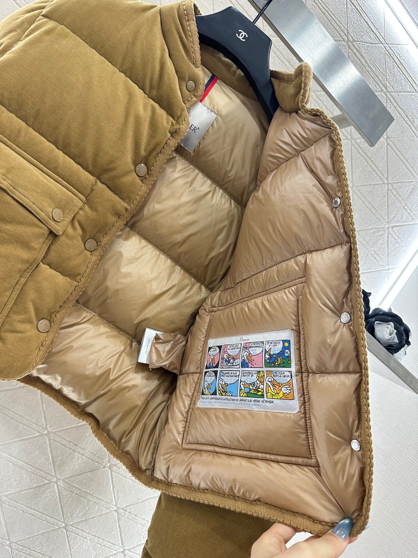 Mon 25 Rectangular embossed stand collar down jacket