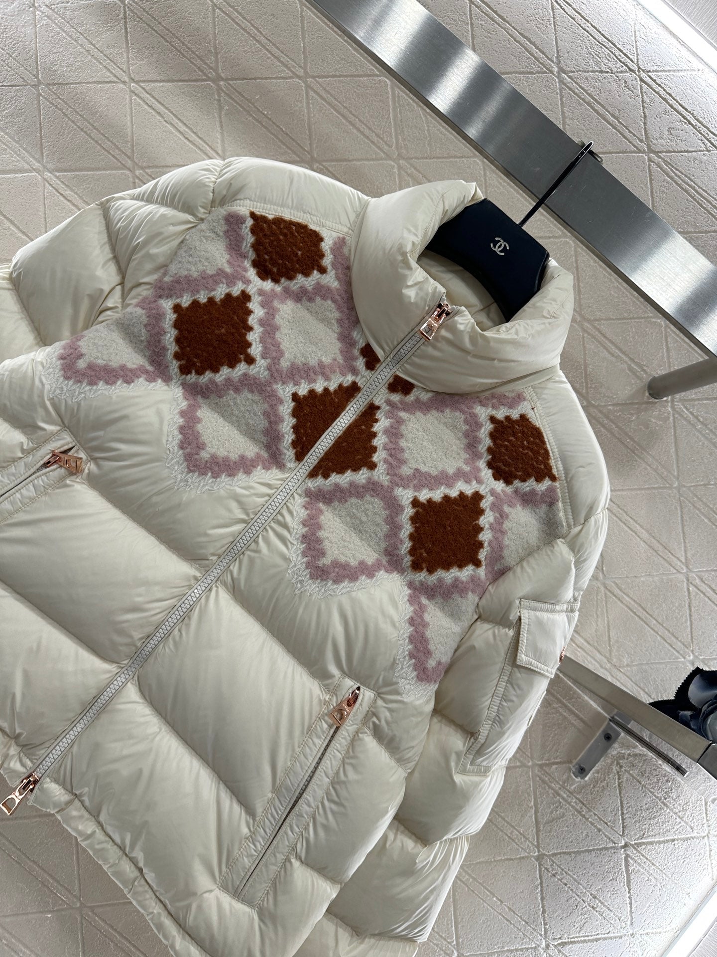 Mon 25 Diamond embroidery paneled down jacket