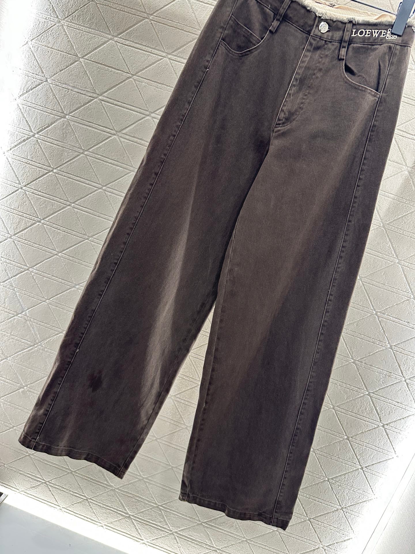 Lo 25 Raw-edge logo denim trousers(blue/brown)
