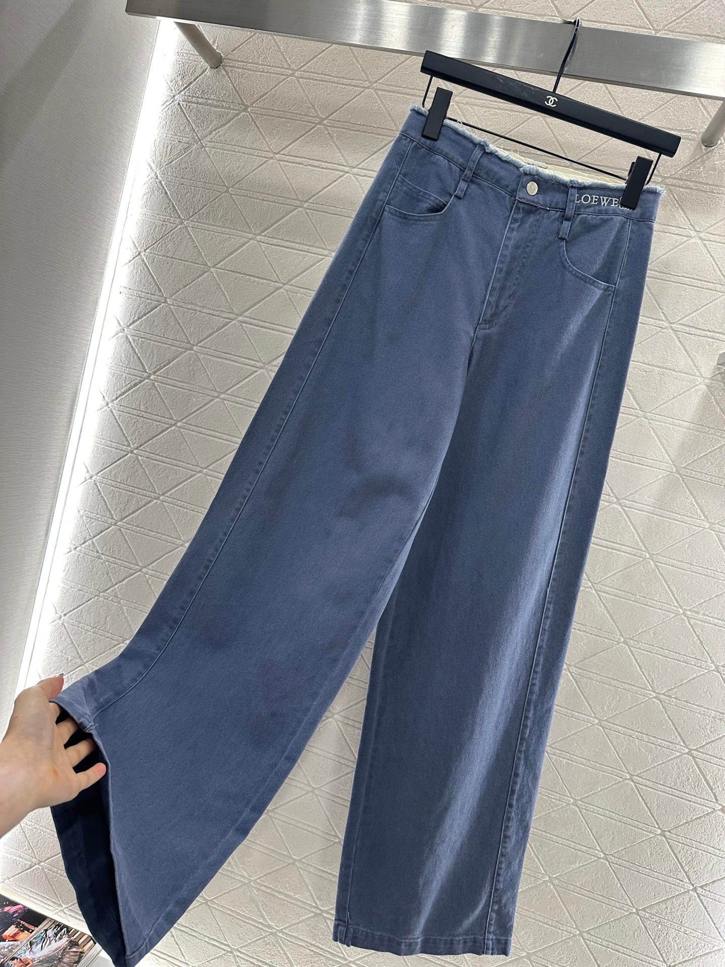 Lo 25 Raw-edge logo denim trousers(blue/brown)