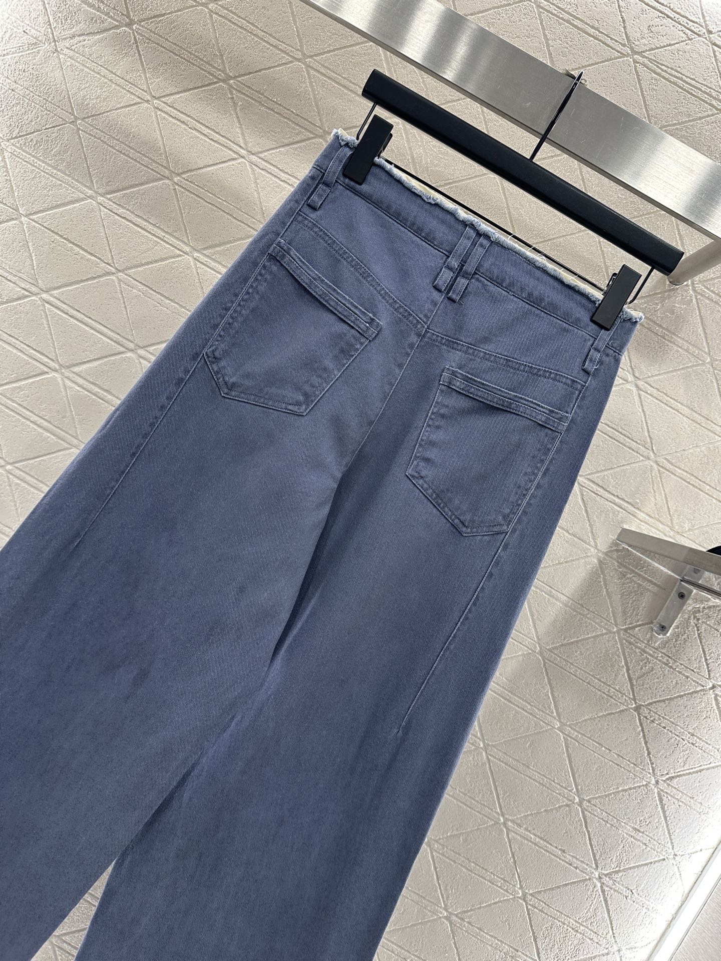 Lo 25 Raw-edge logo denim trousers(blue/brown)