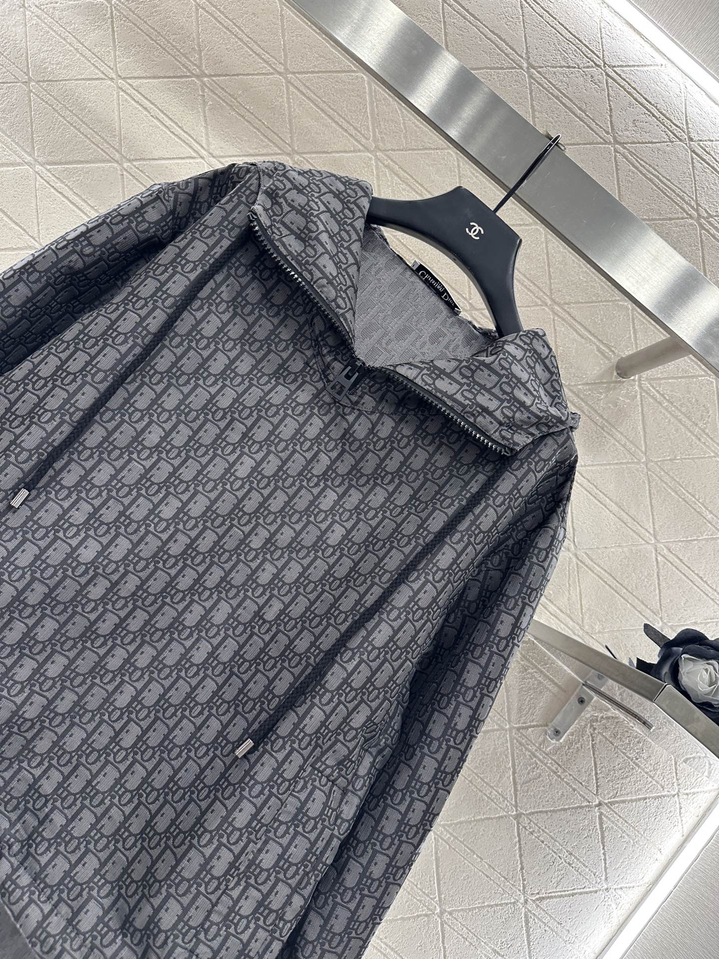 Di 25 Hooded Jacquard Charge Top