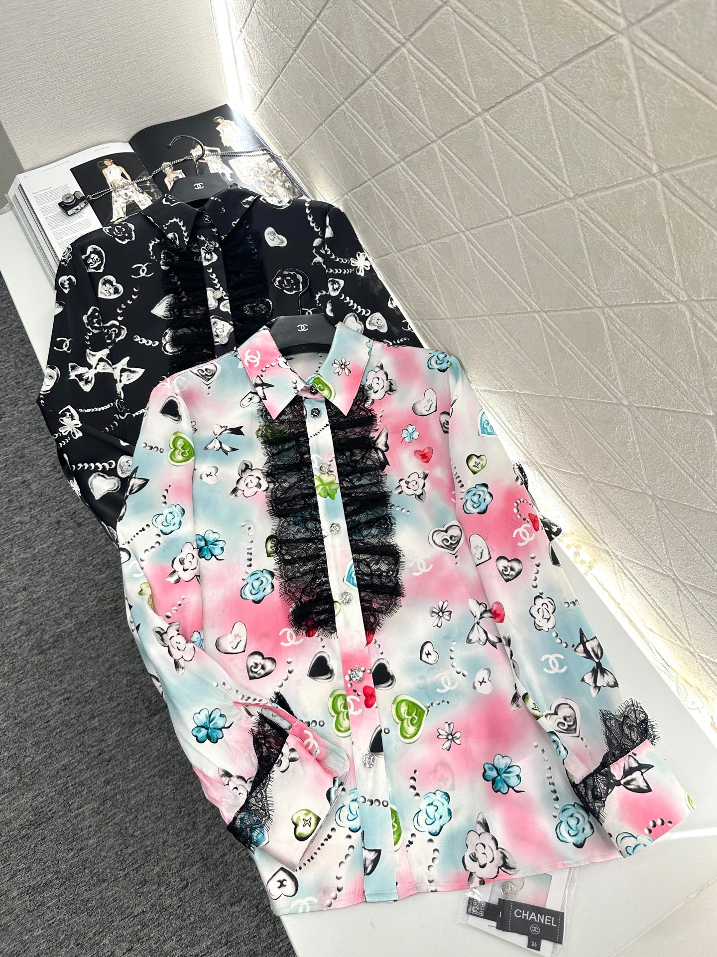 C 25 Letter stitch printed silk lace shirt