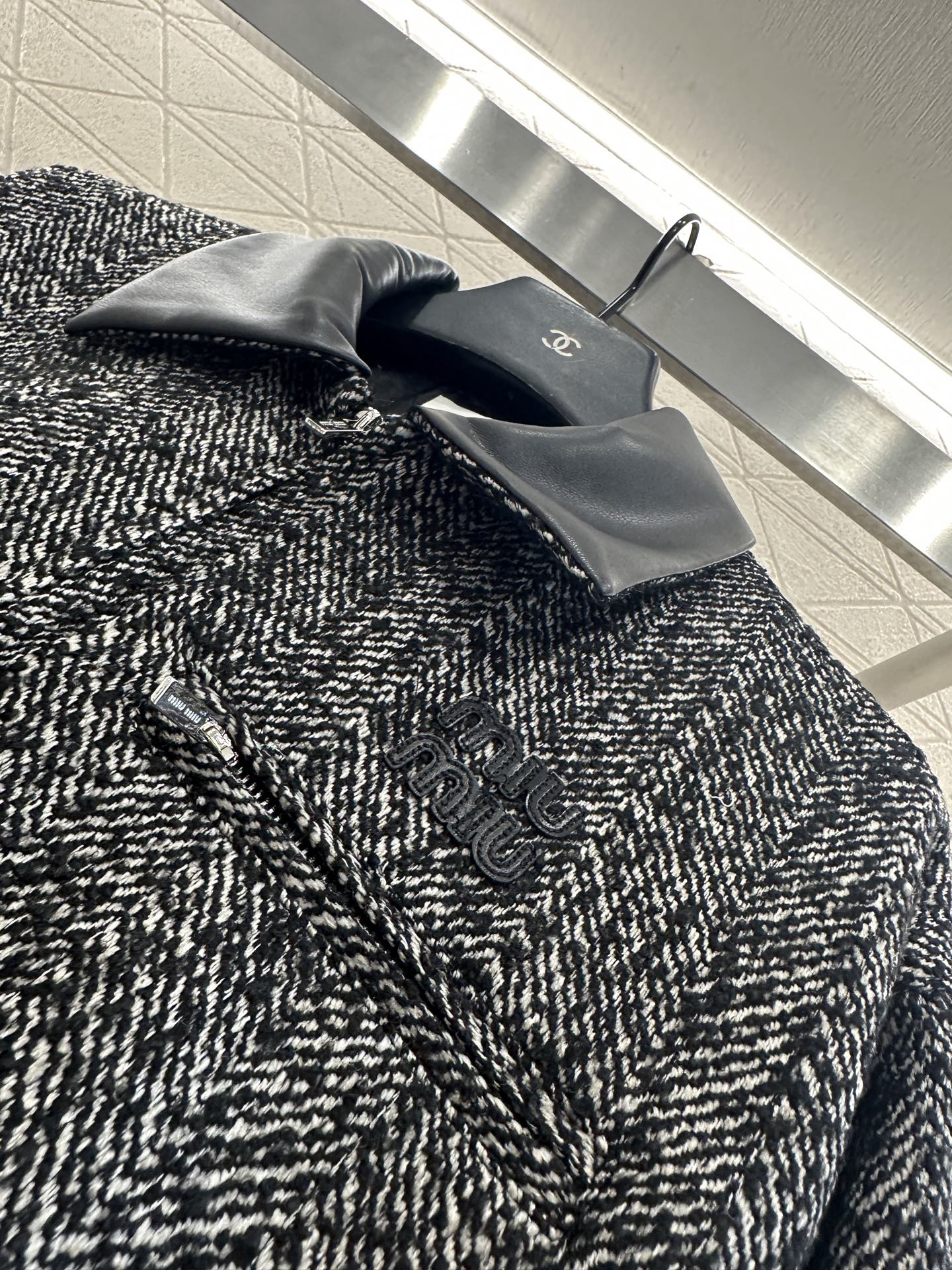 Mi 25 Collar jacket with patchwork leather