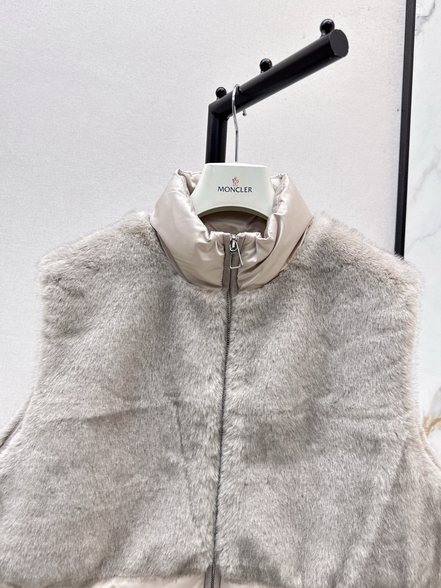 Lor 25 Newly spliced eco-friendly fur collar down vest jacket