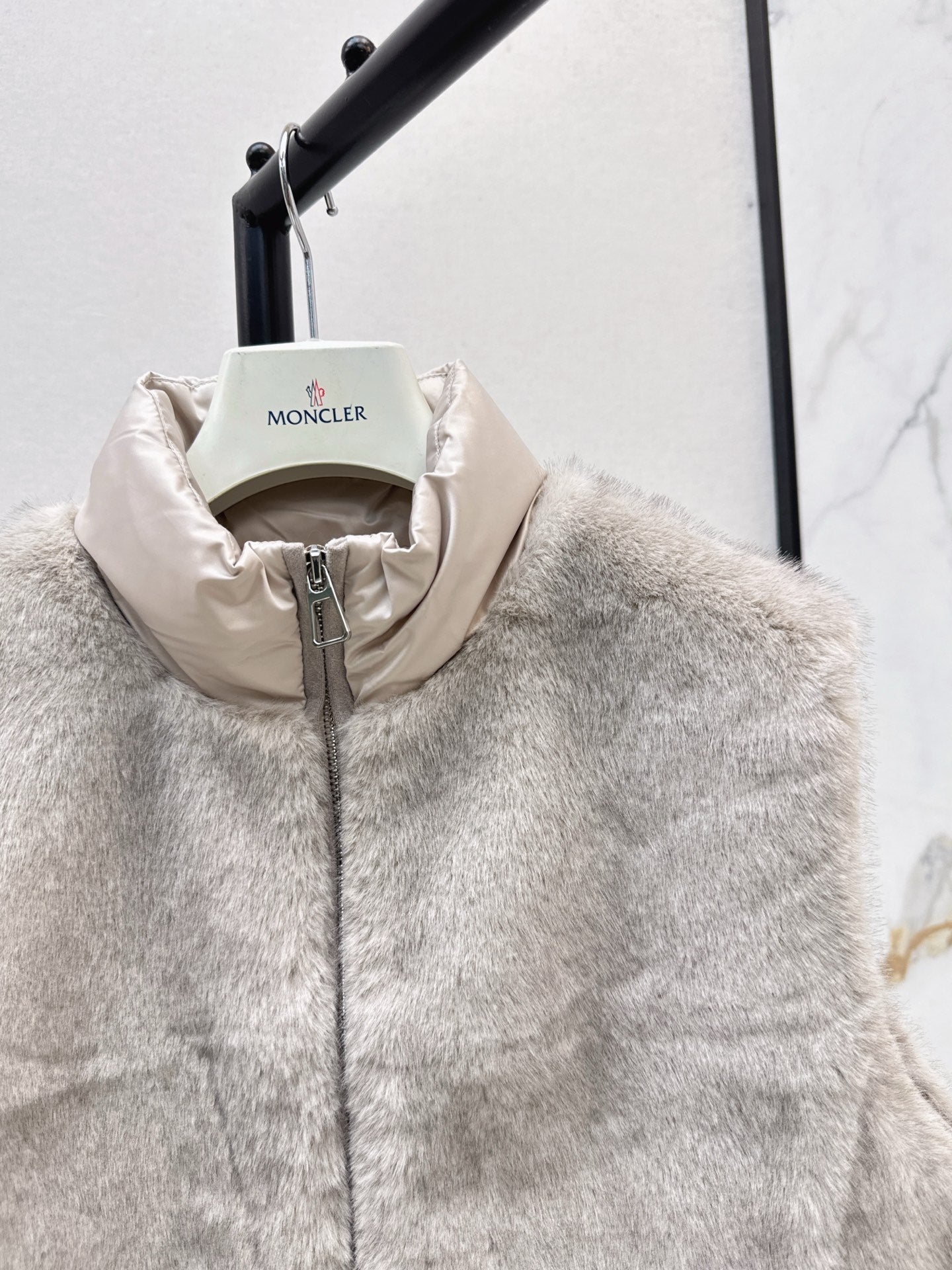Lor 25 Newly spliced eco-friendly fur collar down vest jacket